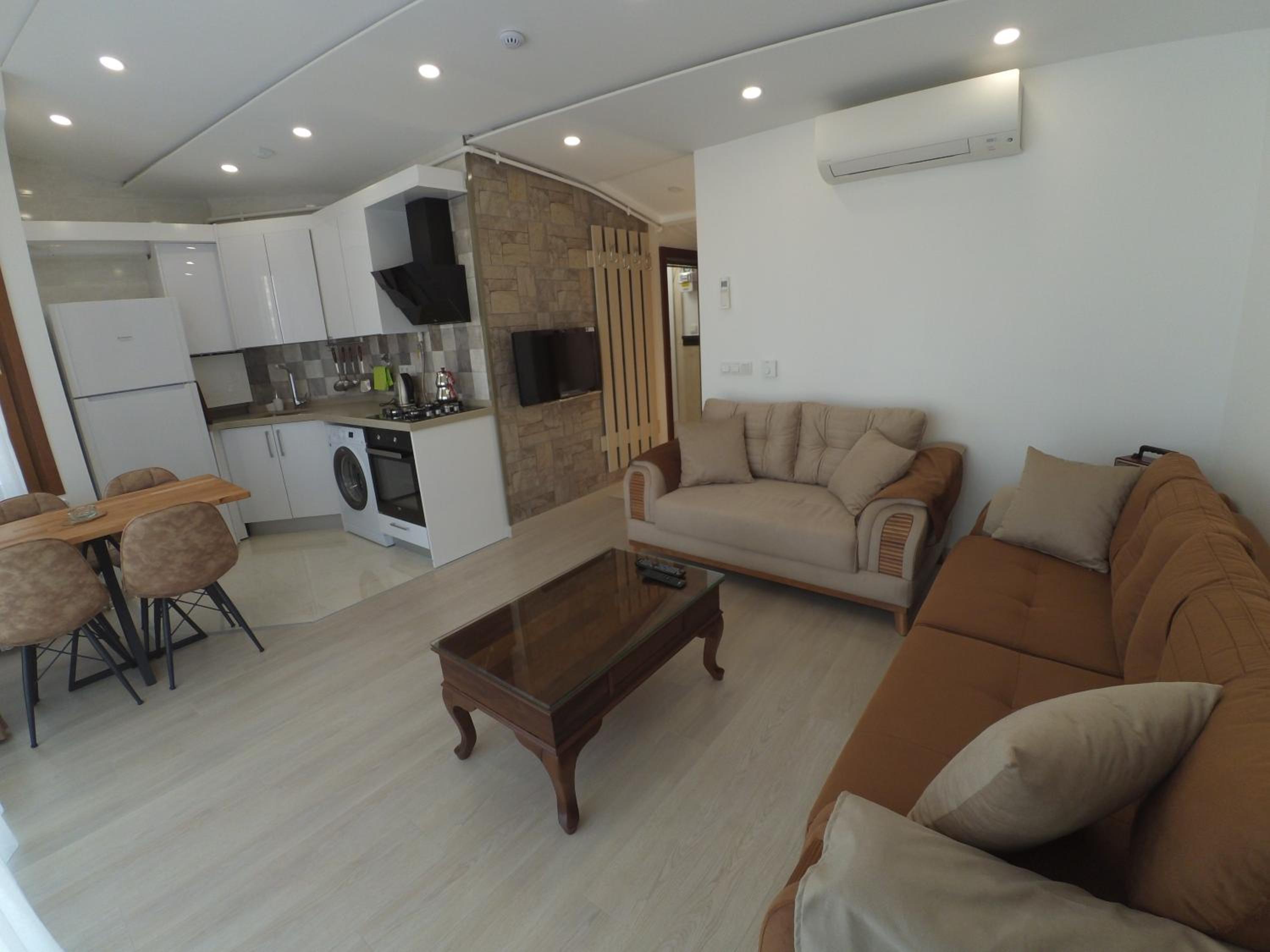 One-Bedroom Apartment with Balcony and Sea View photo 2