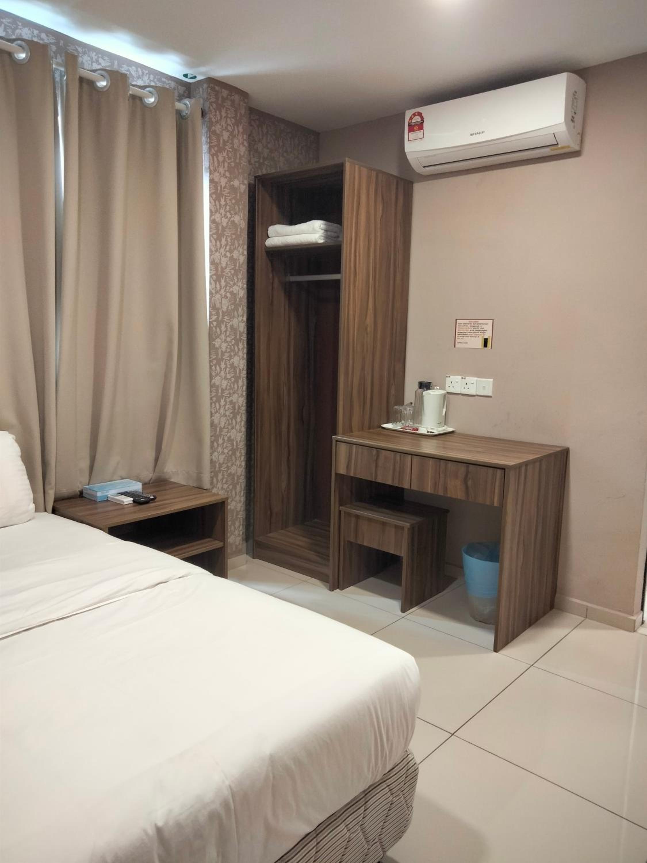 Budget Double Room photo 2