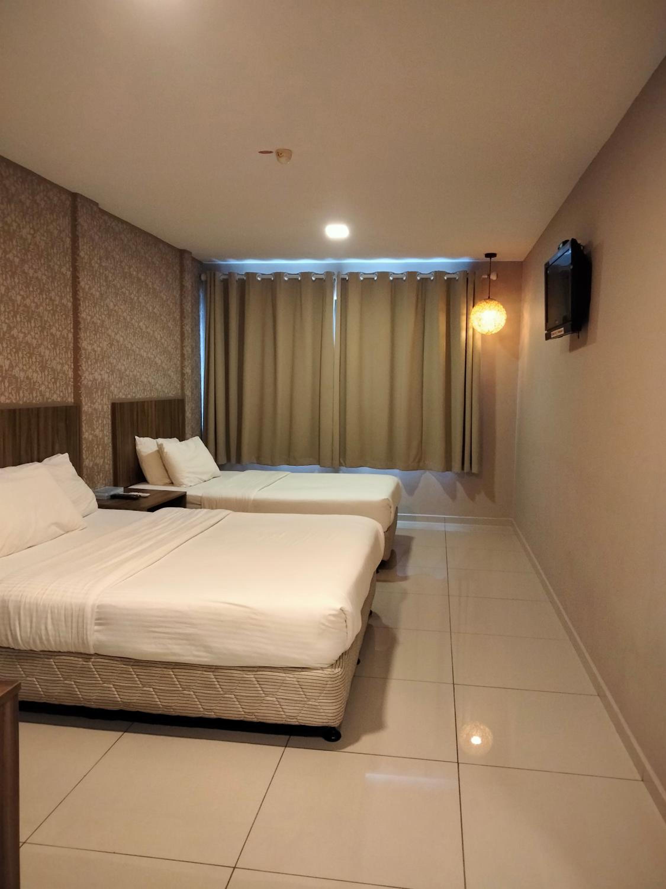 Deluxe Triple Room photo 3