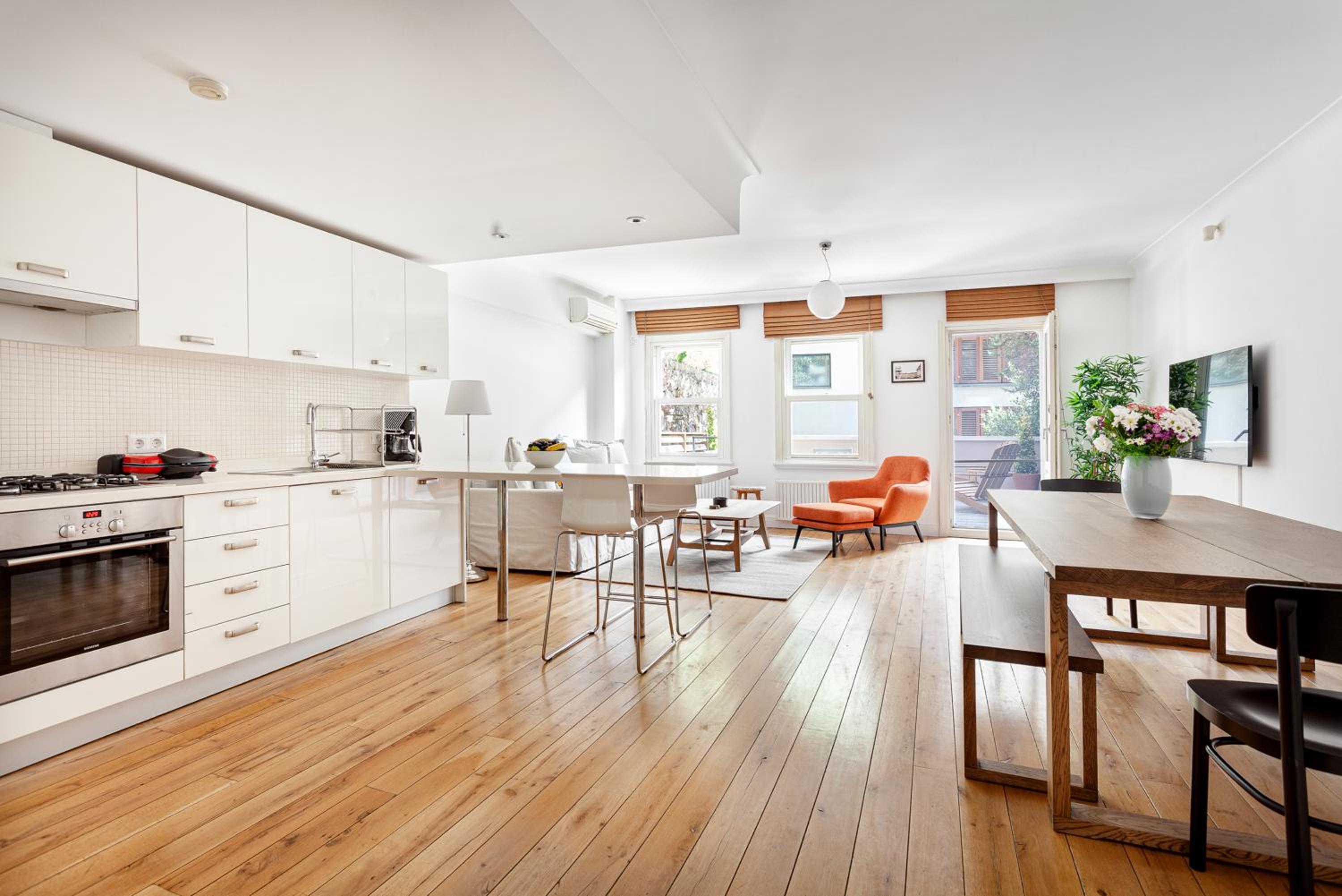 Apartment with Terrace photo 2