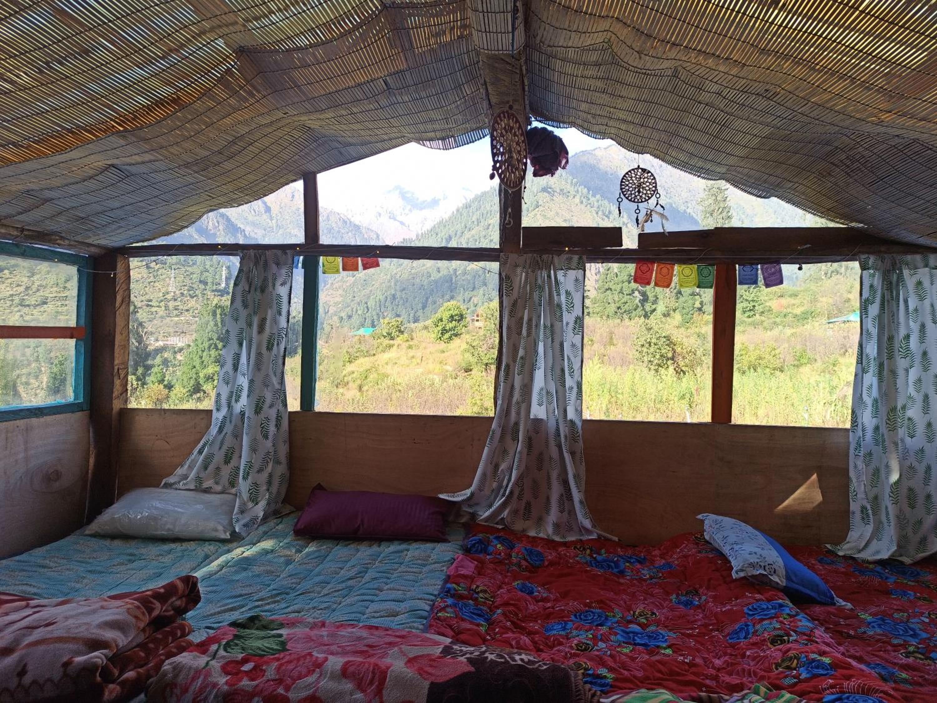Family Room with Mountain View photo 1