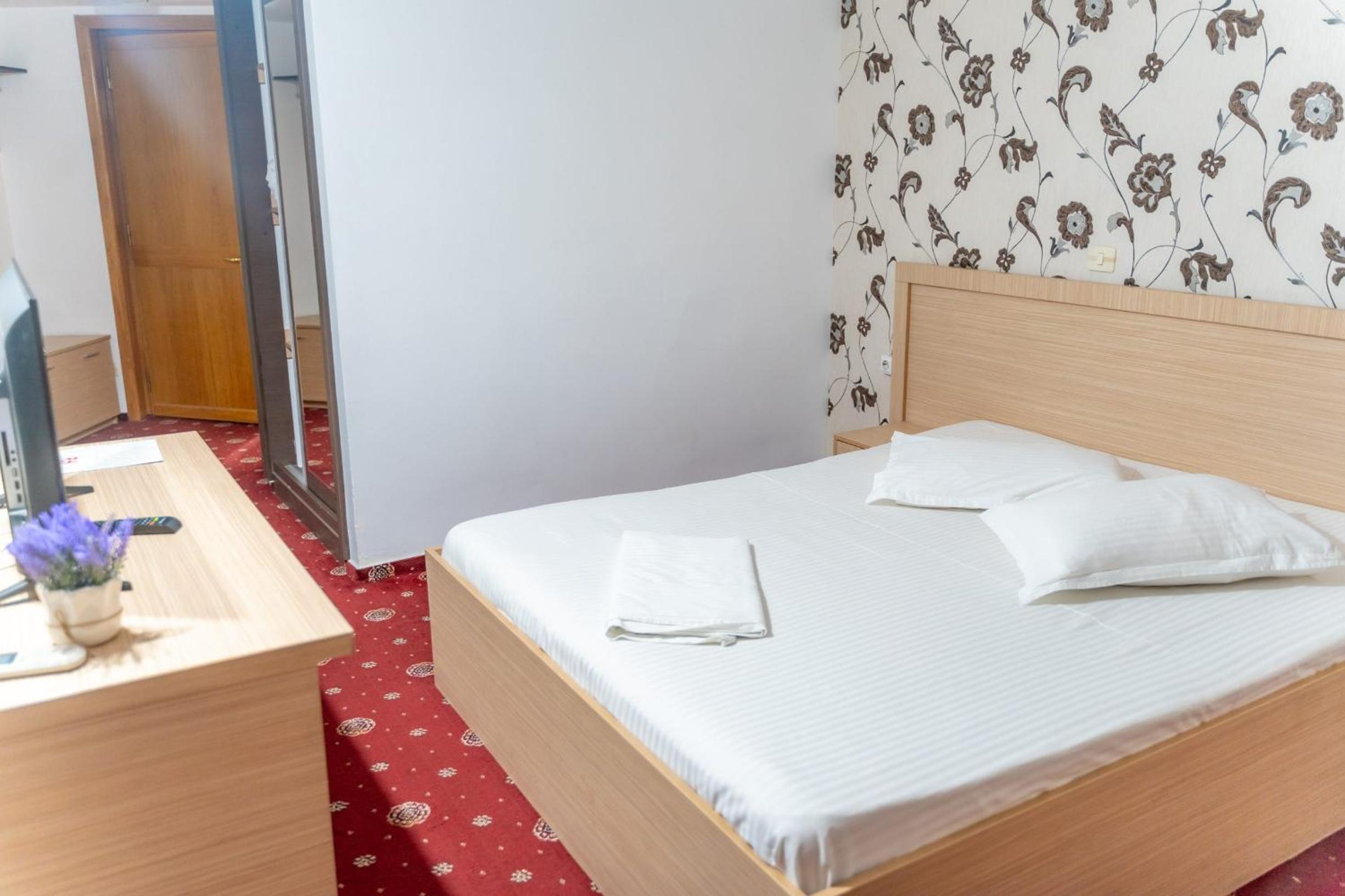Standard Double Room photo 2
