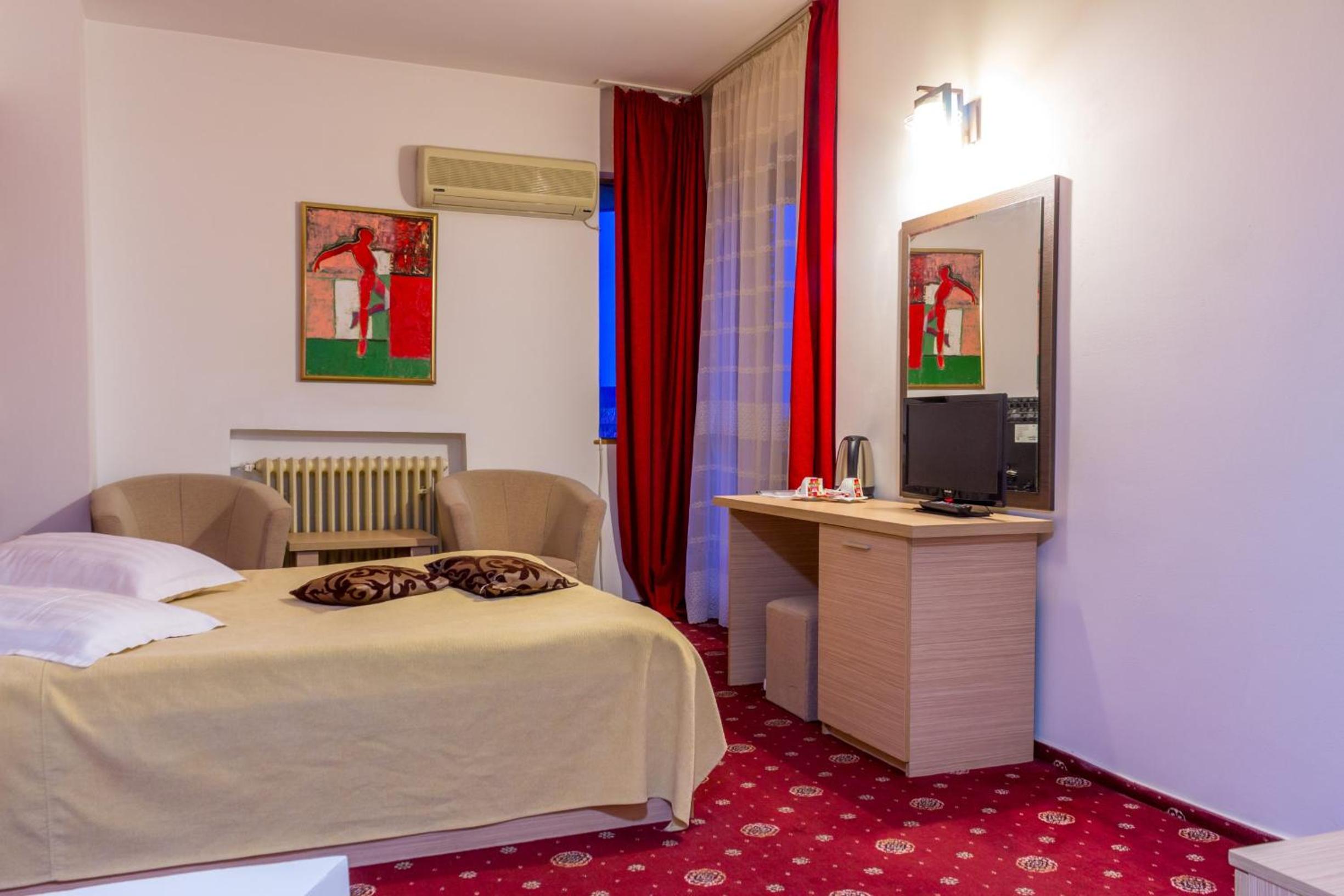 Standard Double Room photo 3