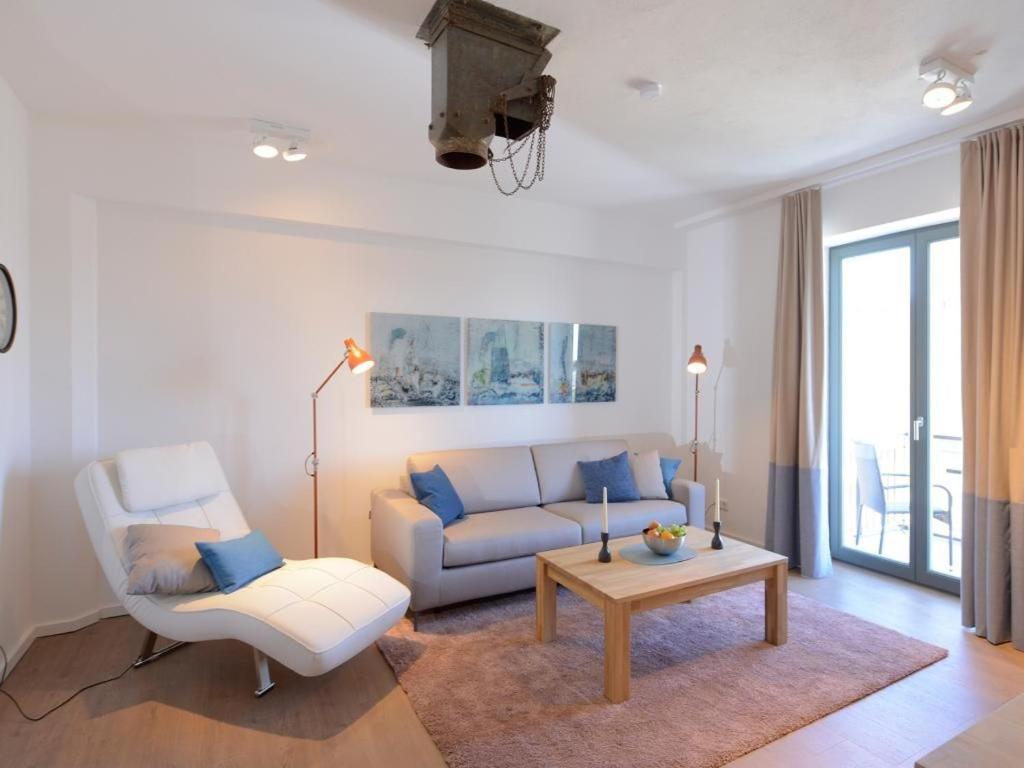 One-Bedroom Apartment with Balcony