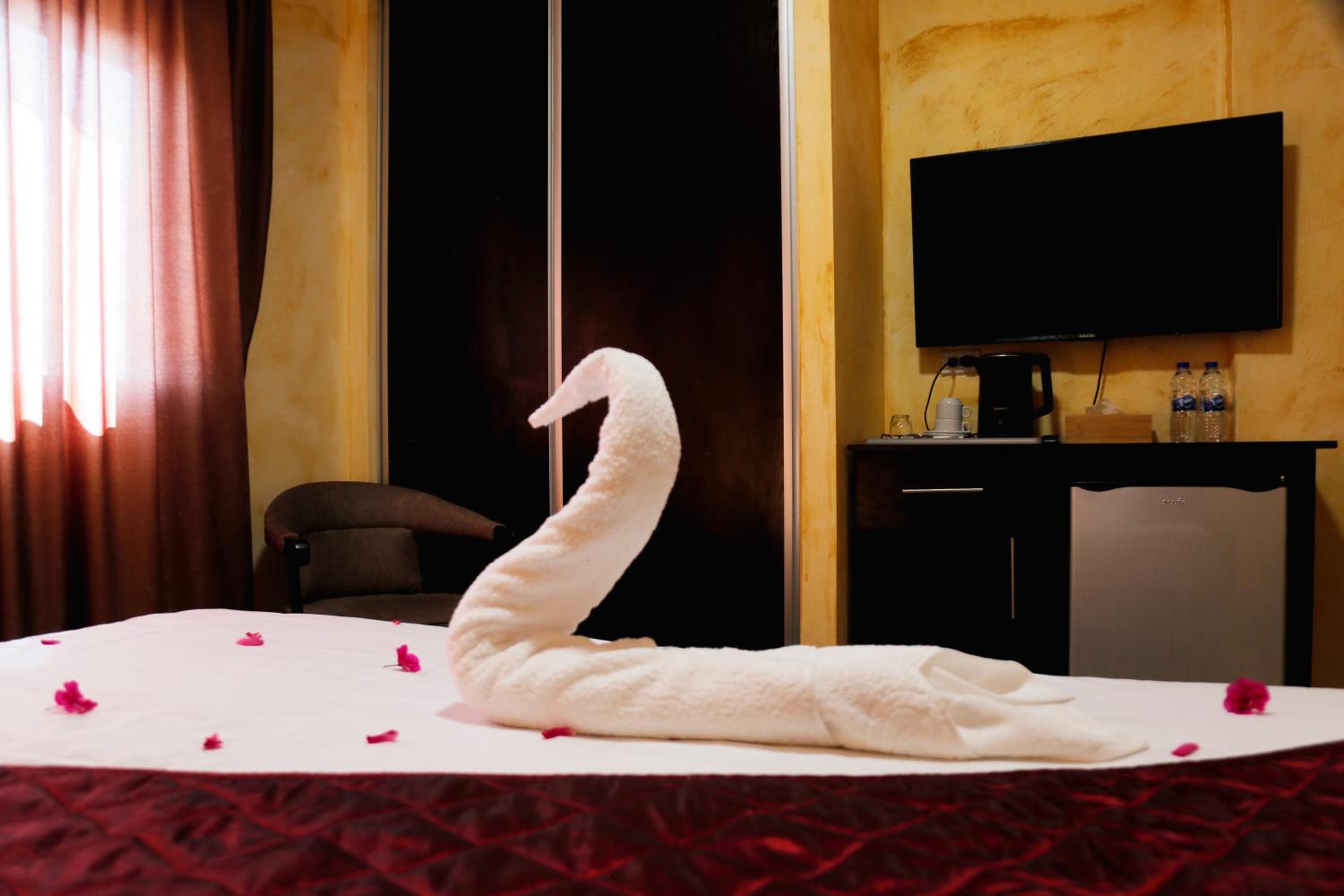 Double or Twin Room with Shared Bathroom photo 1