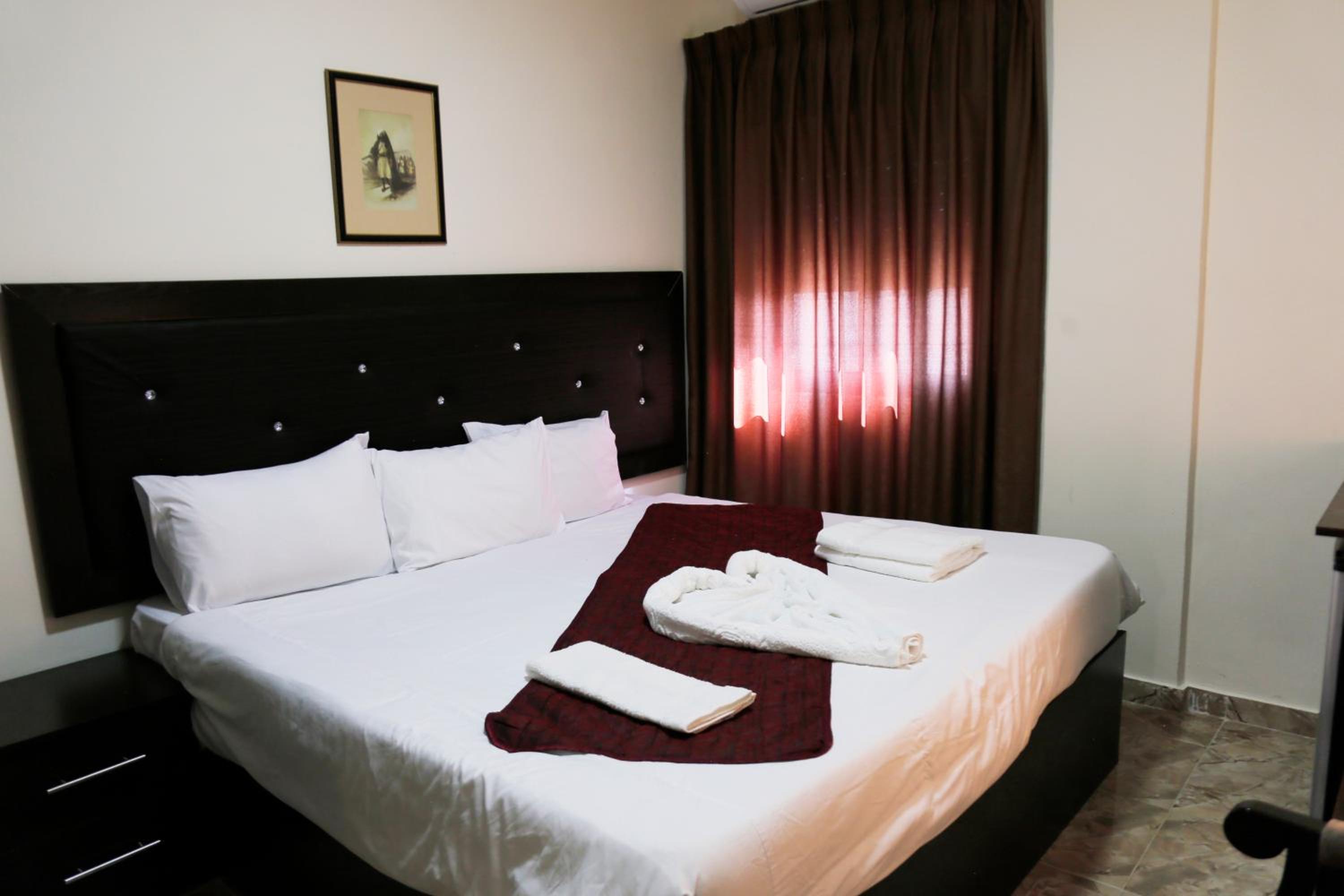 Double or Twin Room with Shared Bathroom photo 3