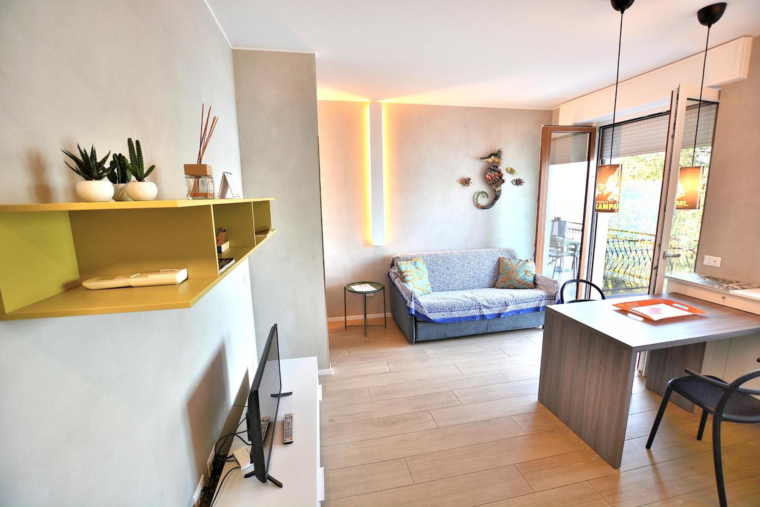 Apartment with Lake View