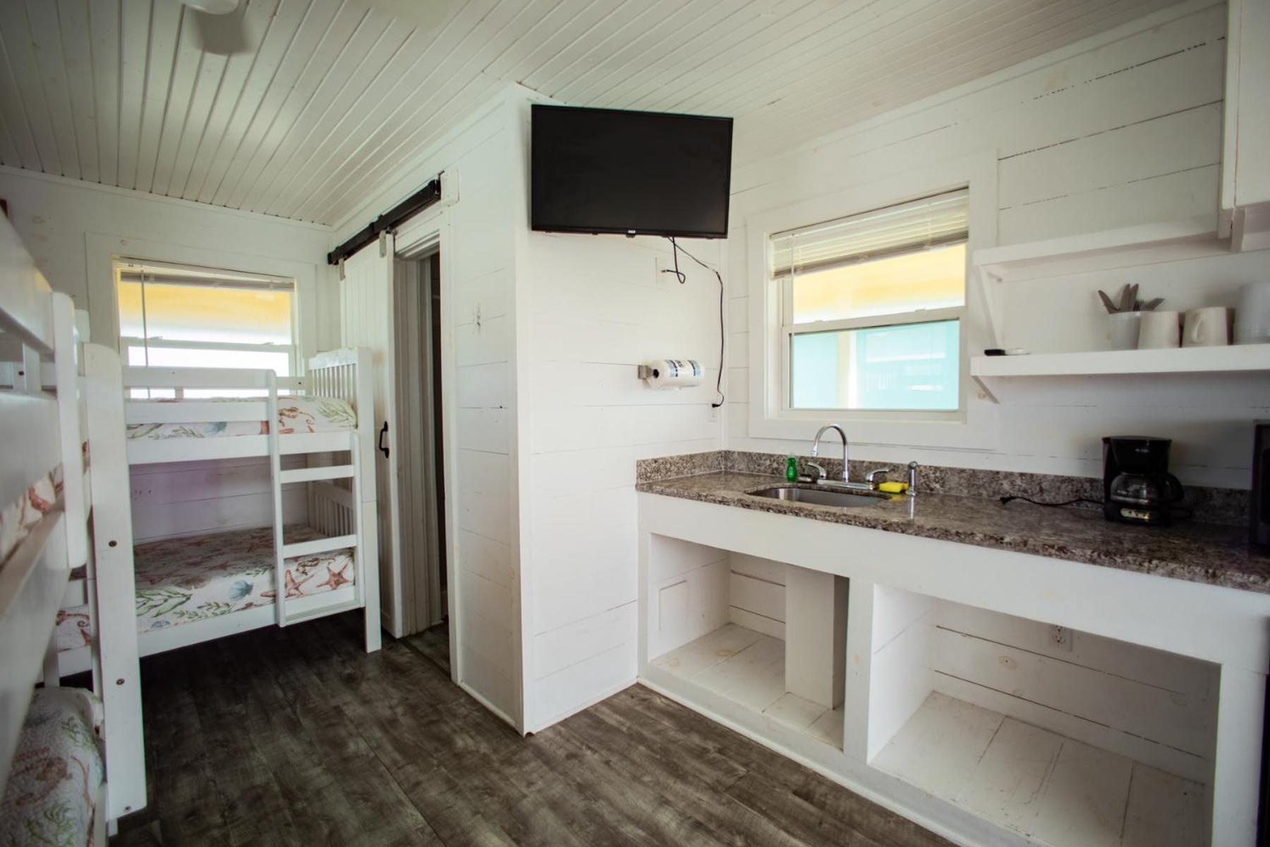 One-Bedroom House photo 2