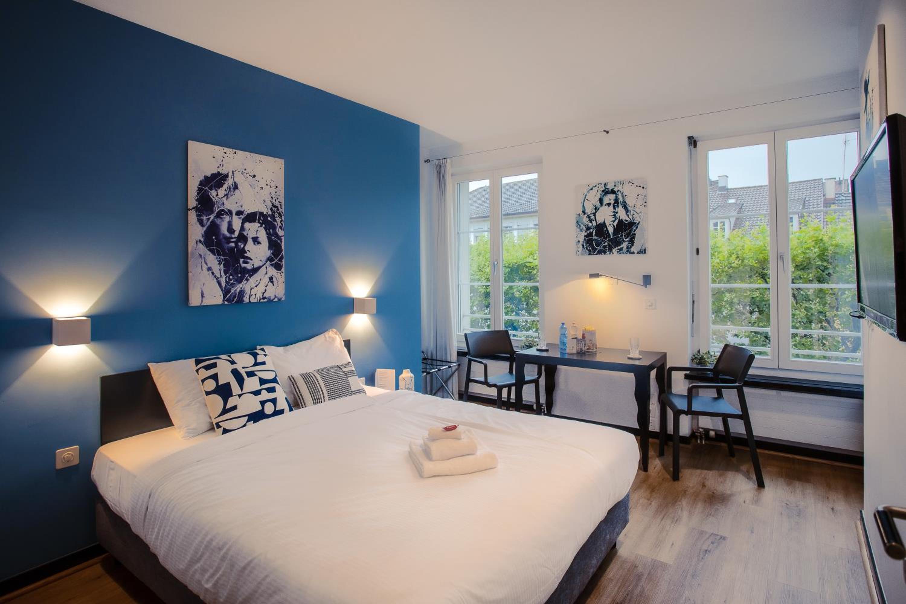Double Queen Room photo 1