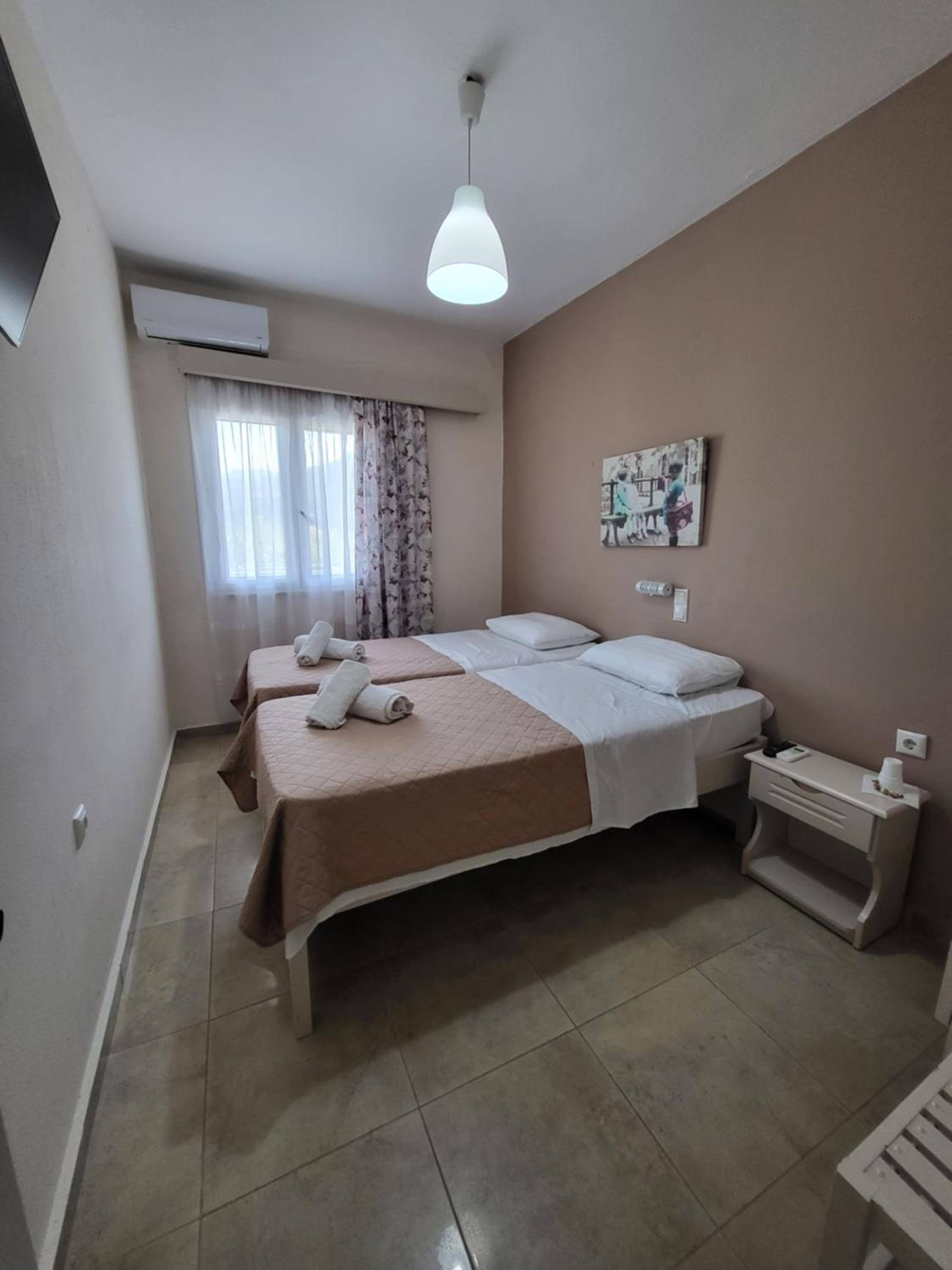 Quadruple Room with Mountain View - Photo 1