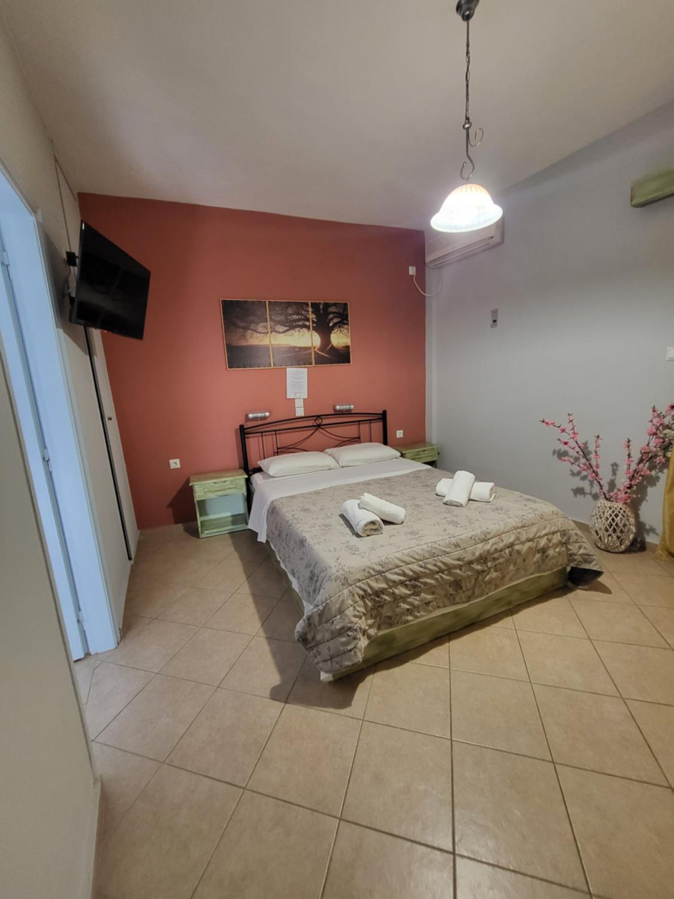 Deluxe Double Room with Side Sea View - Photo 15