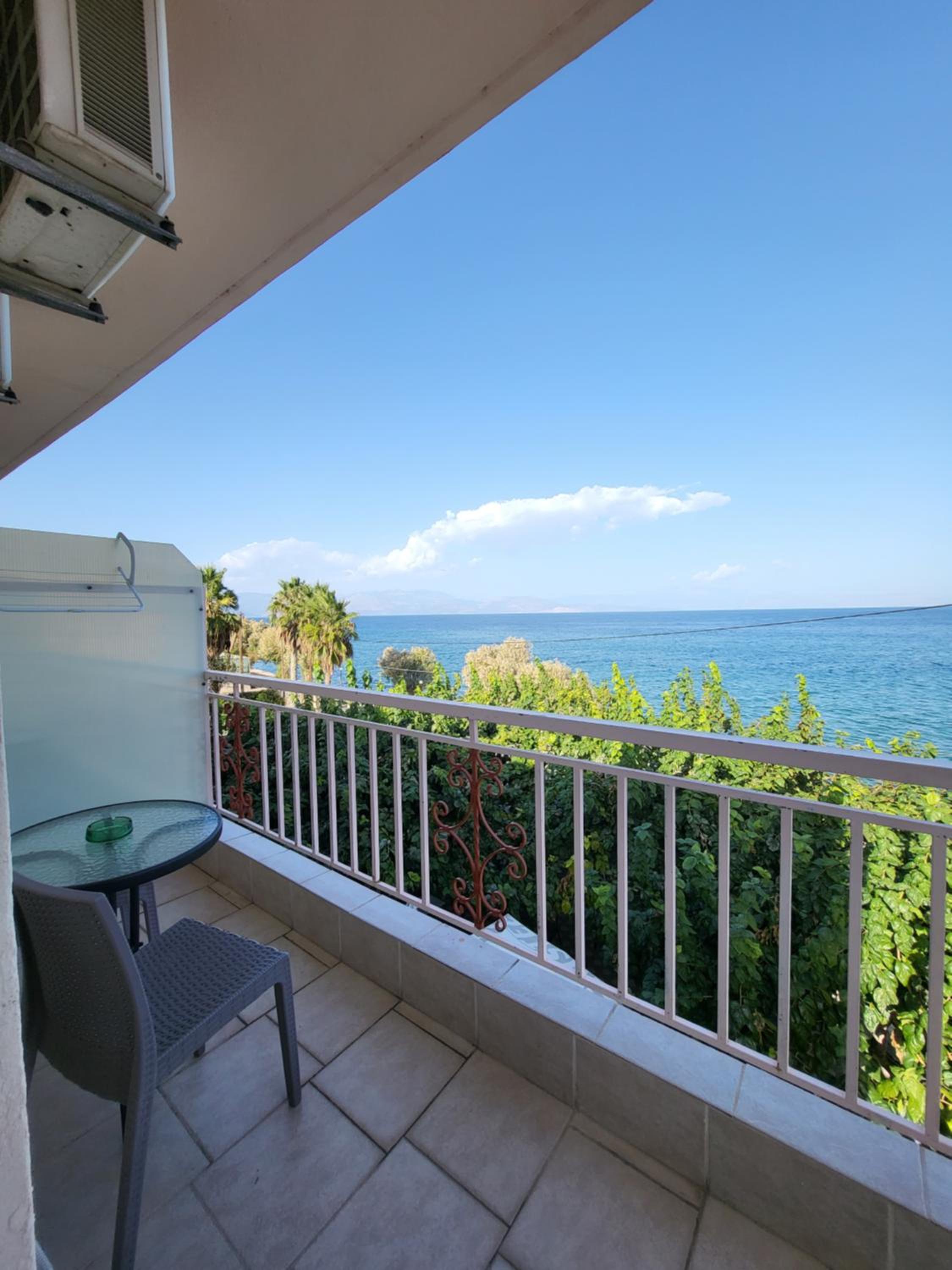 Double or Twin Room with Sea View - Photo 20