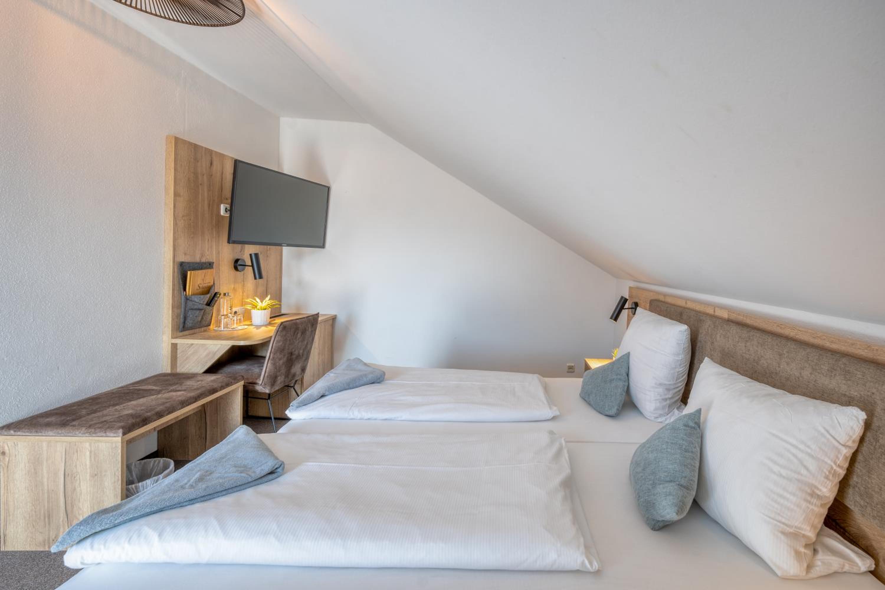 Standard Double Room - Photo 4