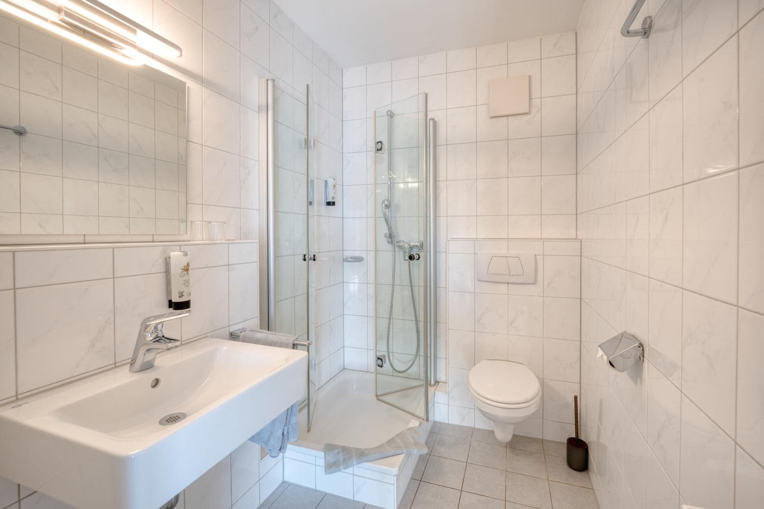 Standard Double Room - Photo 2
