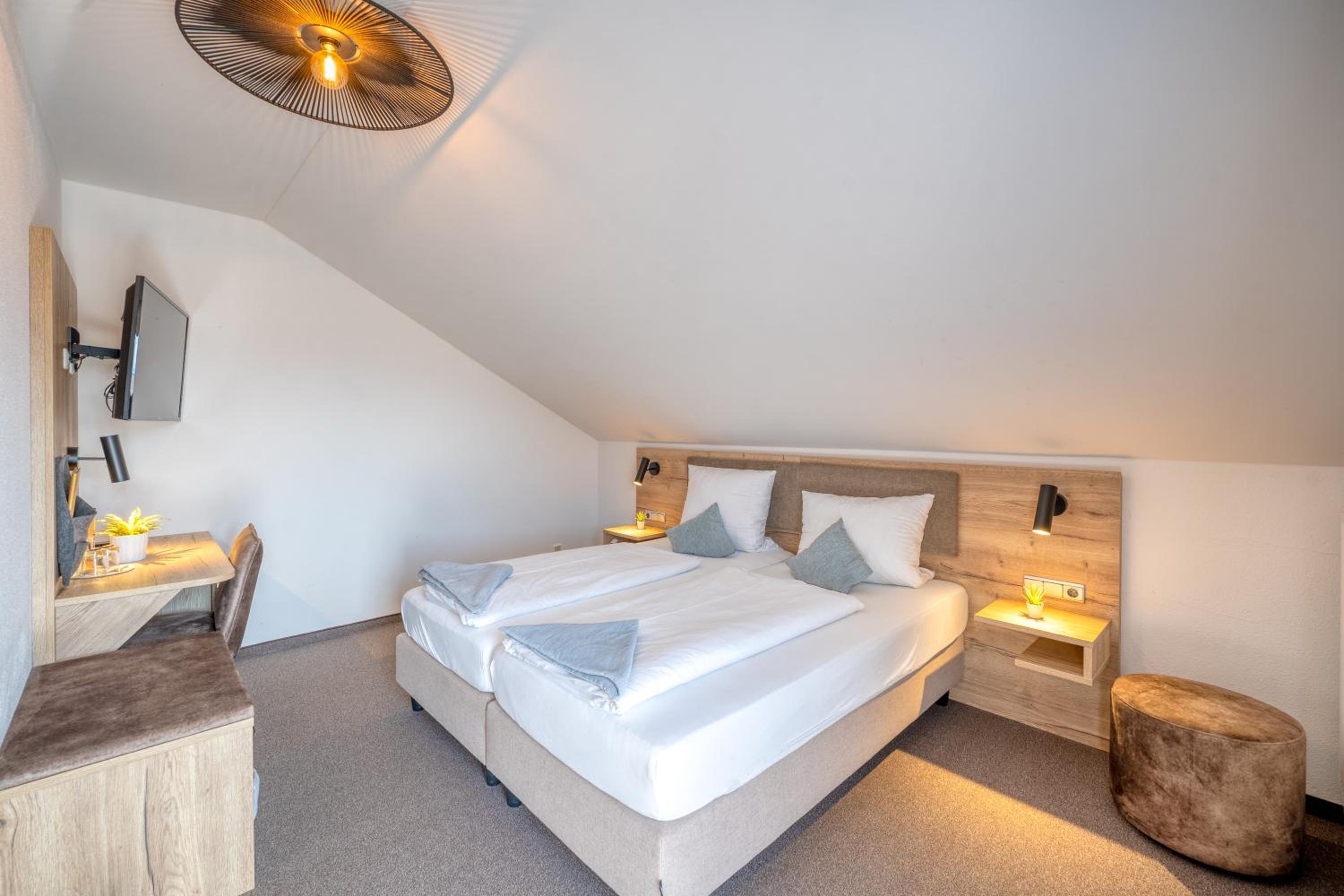 Standard Double Room - Photo 3