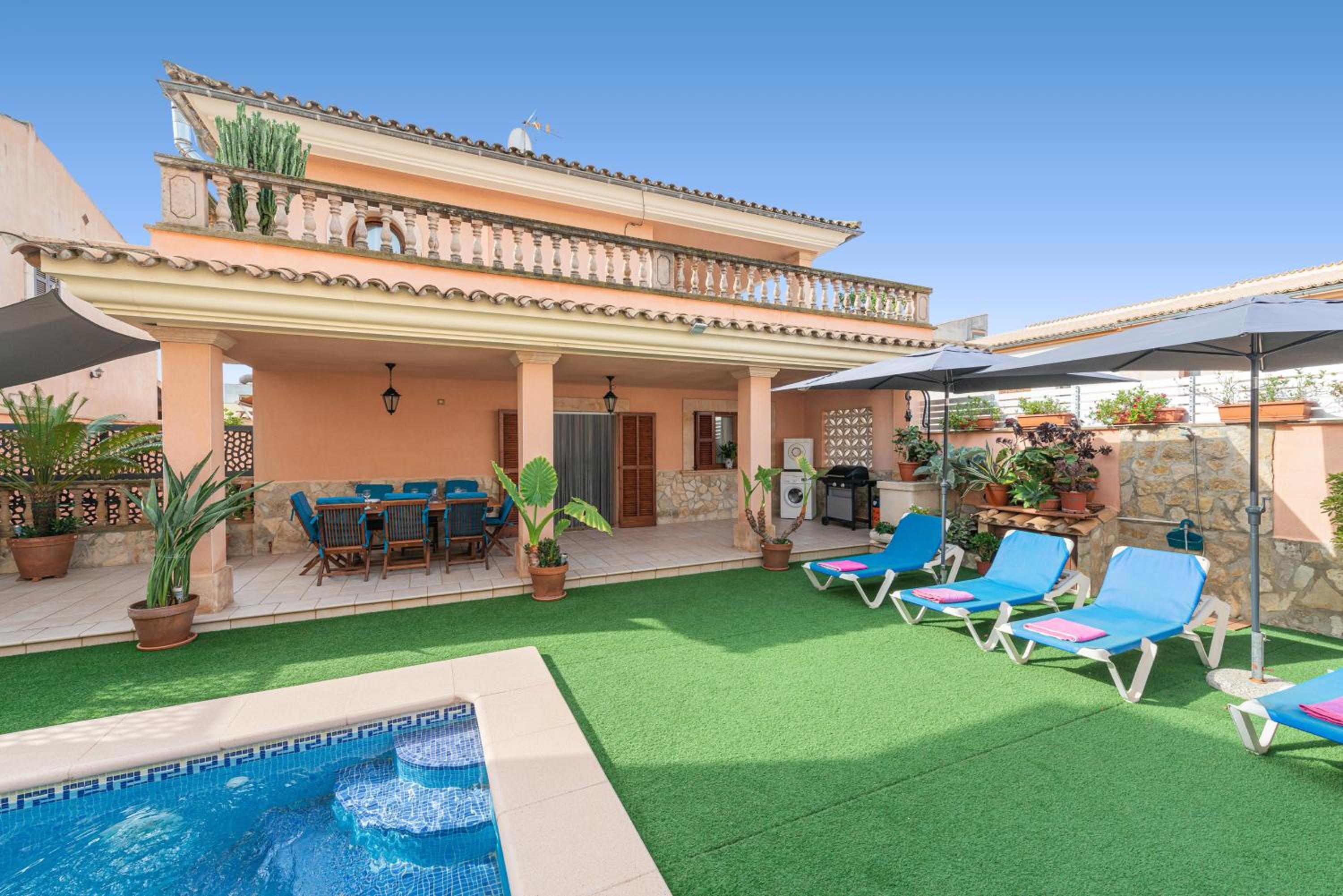 Villa photo 3