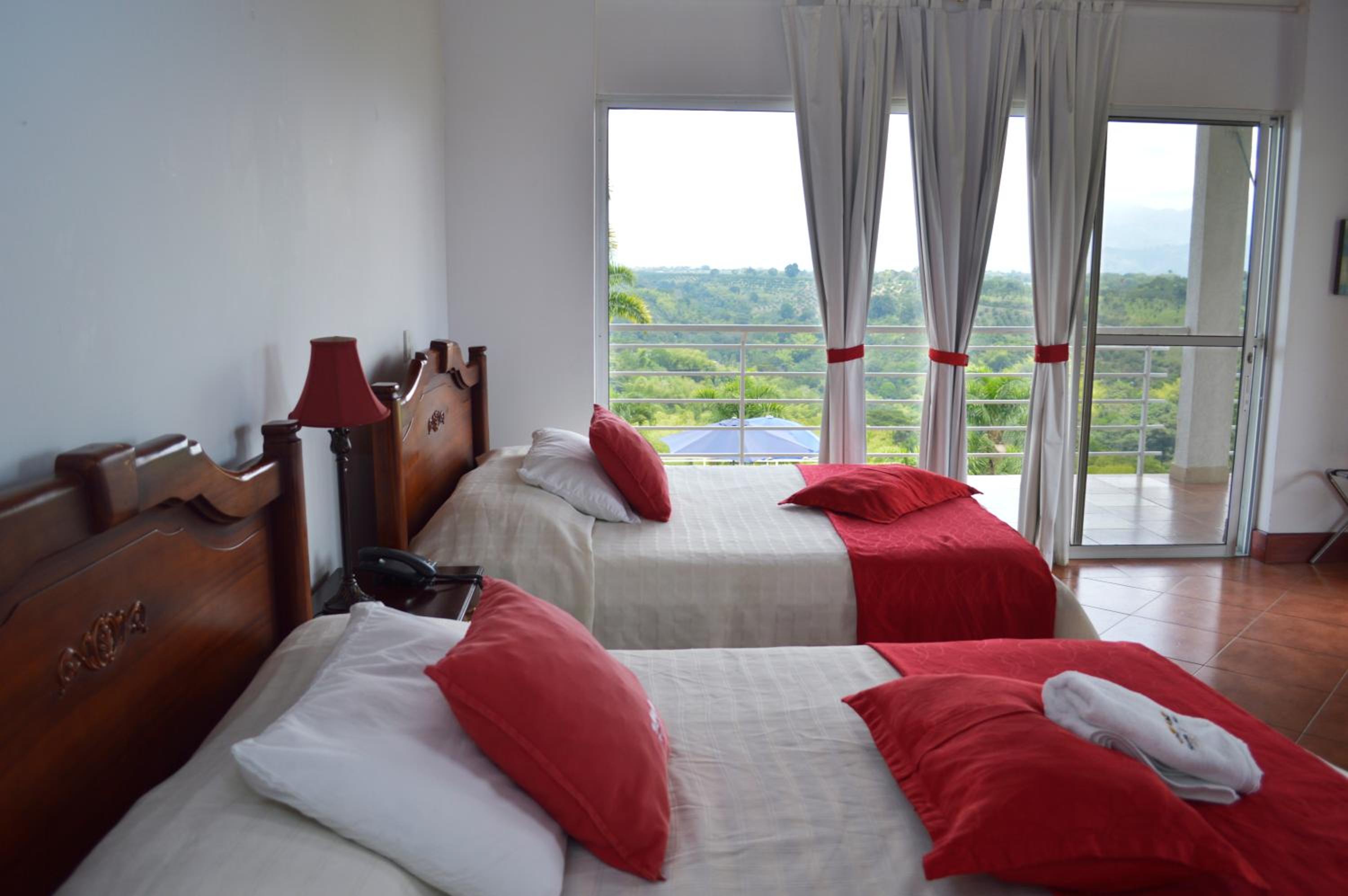 Junior Suite with Mountain View - Photo 2