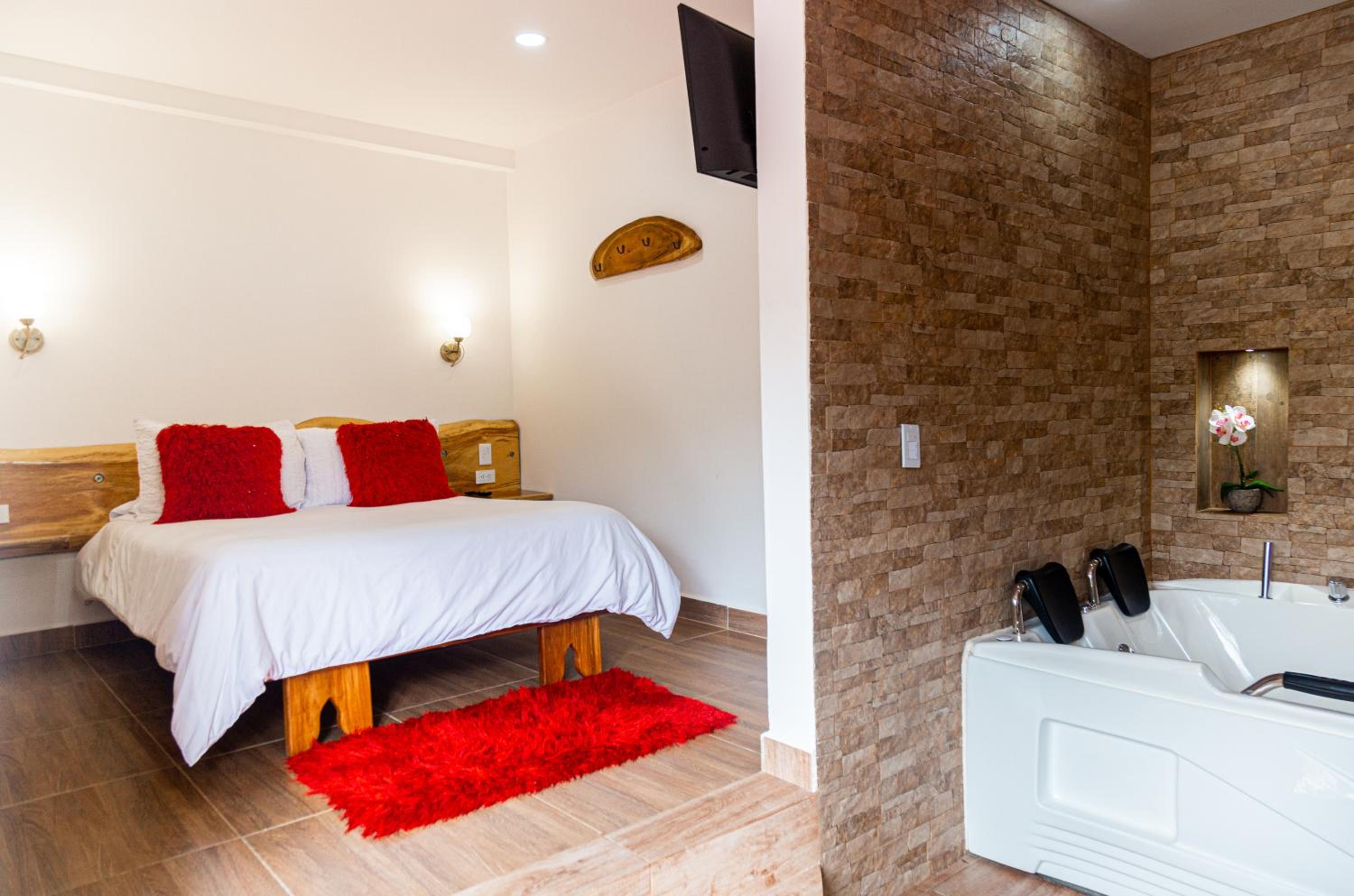 Suite with Hot Tub