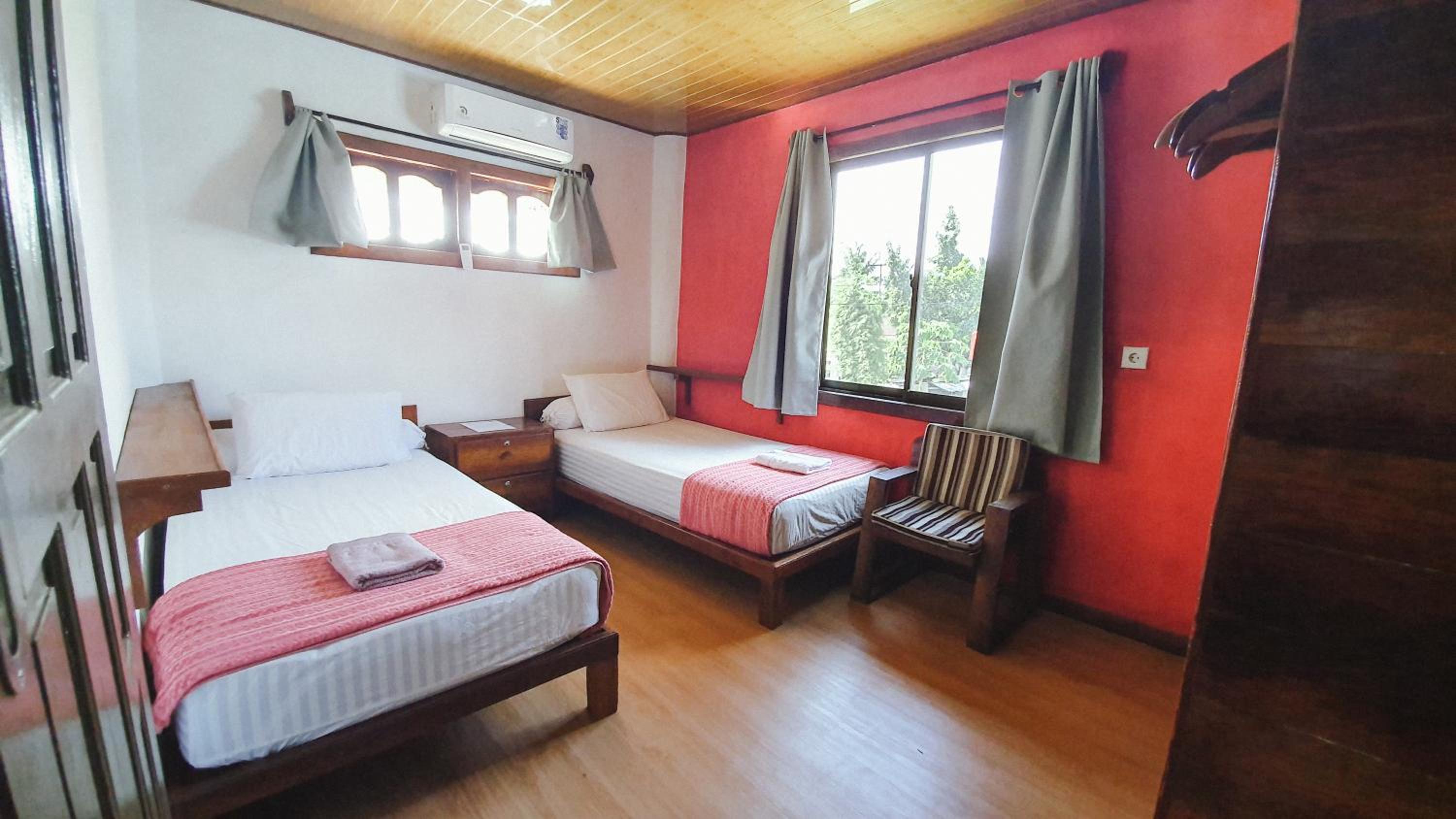 Twin Room with Private Bathroom photo 1