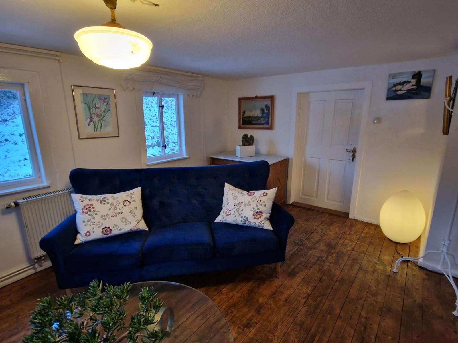 Five-Bedroom House photo 1
