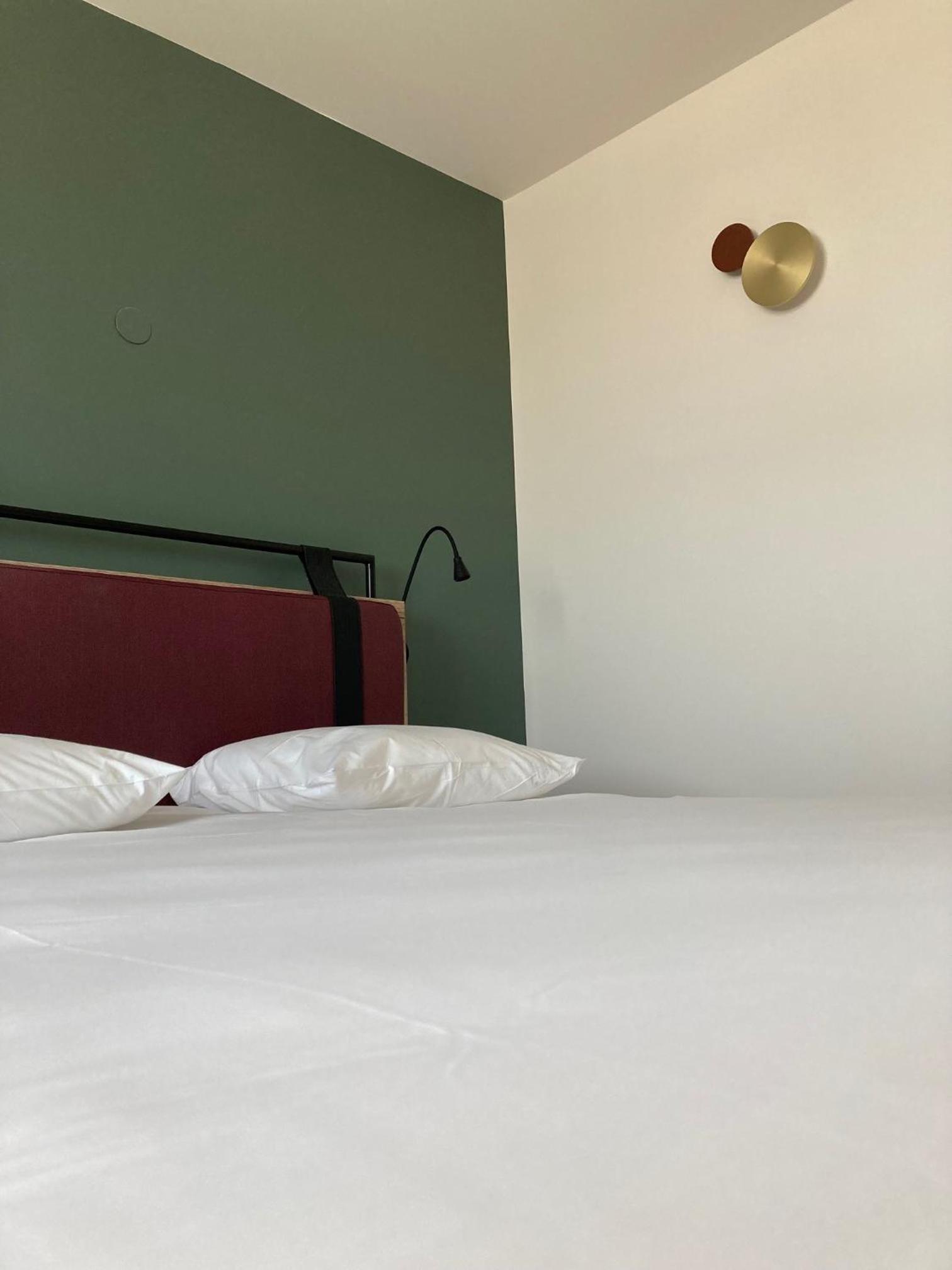Double Room with 1 Double Bed - Photo 2