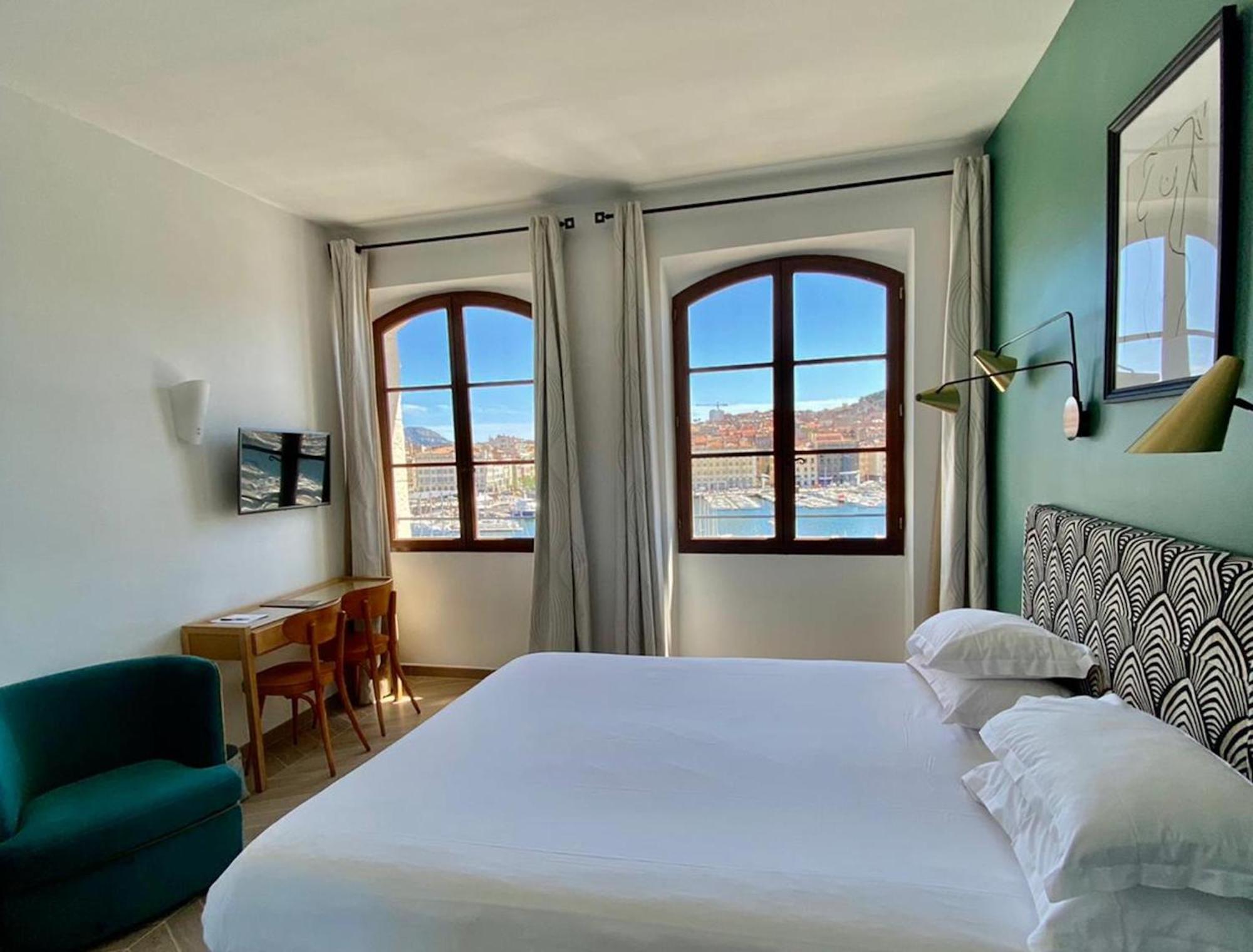 Superior Double Room with Old Port View photo 3