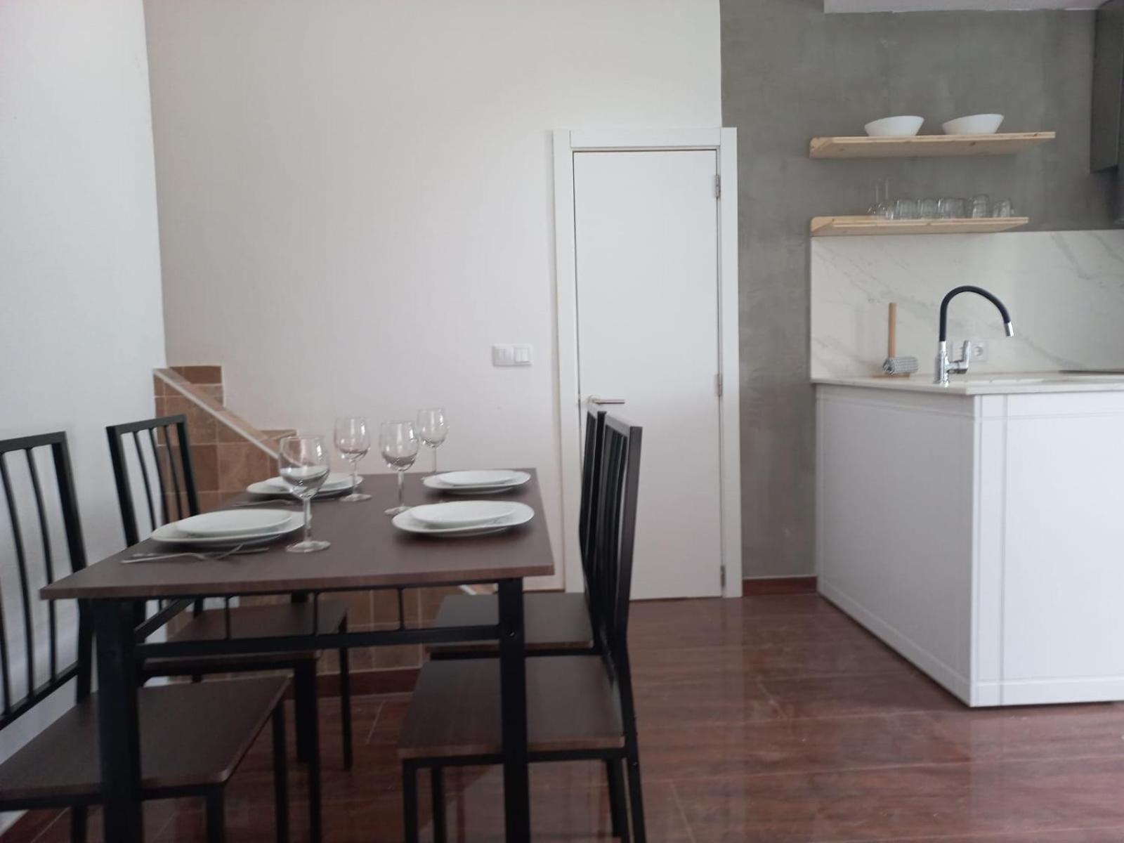 Three-Bedroom House photo 3