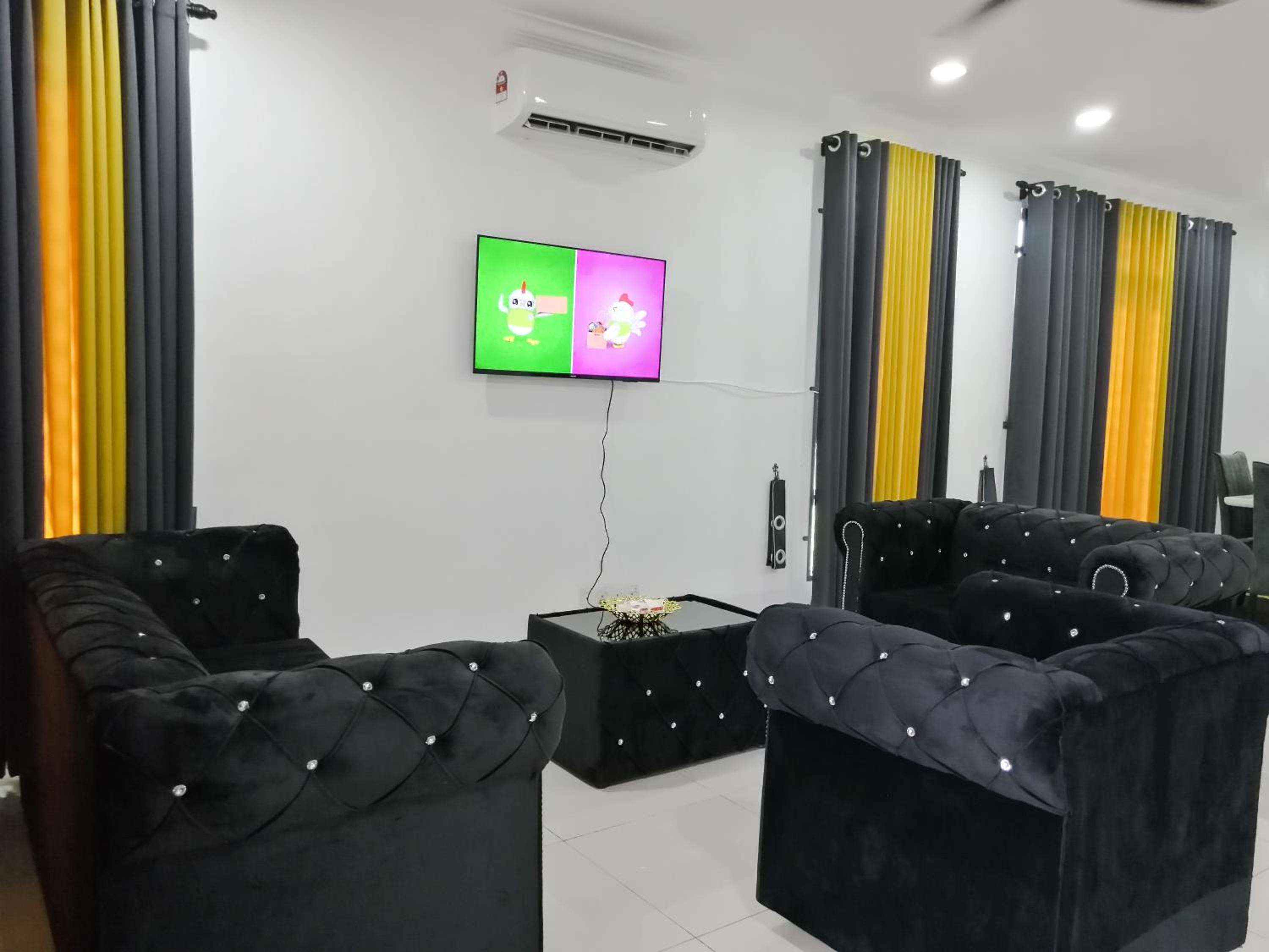 Villa photo 3