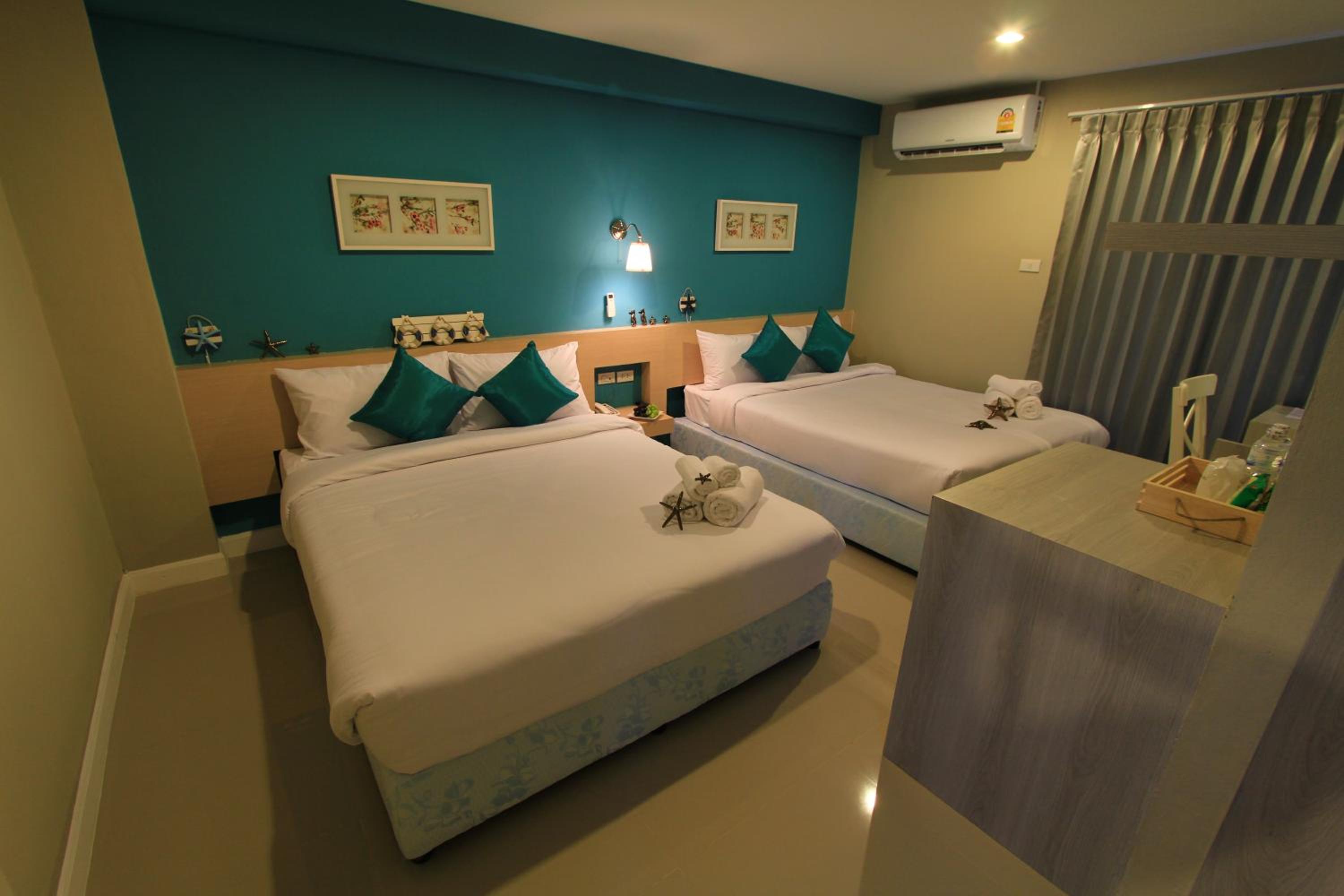 Deluxe Family Room - Photo 3