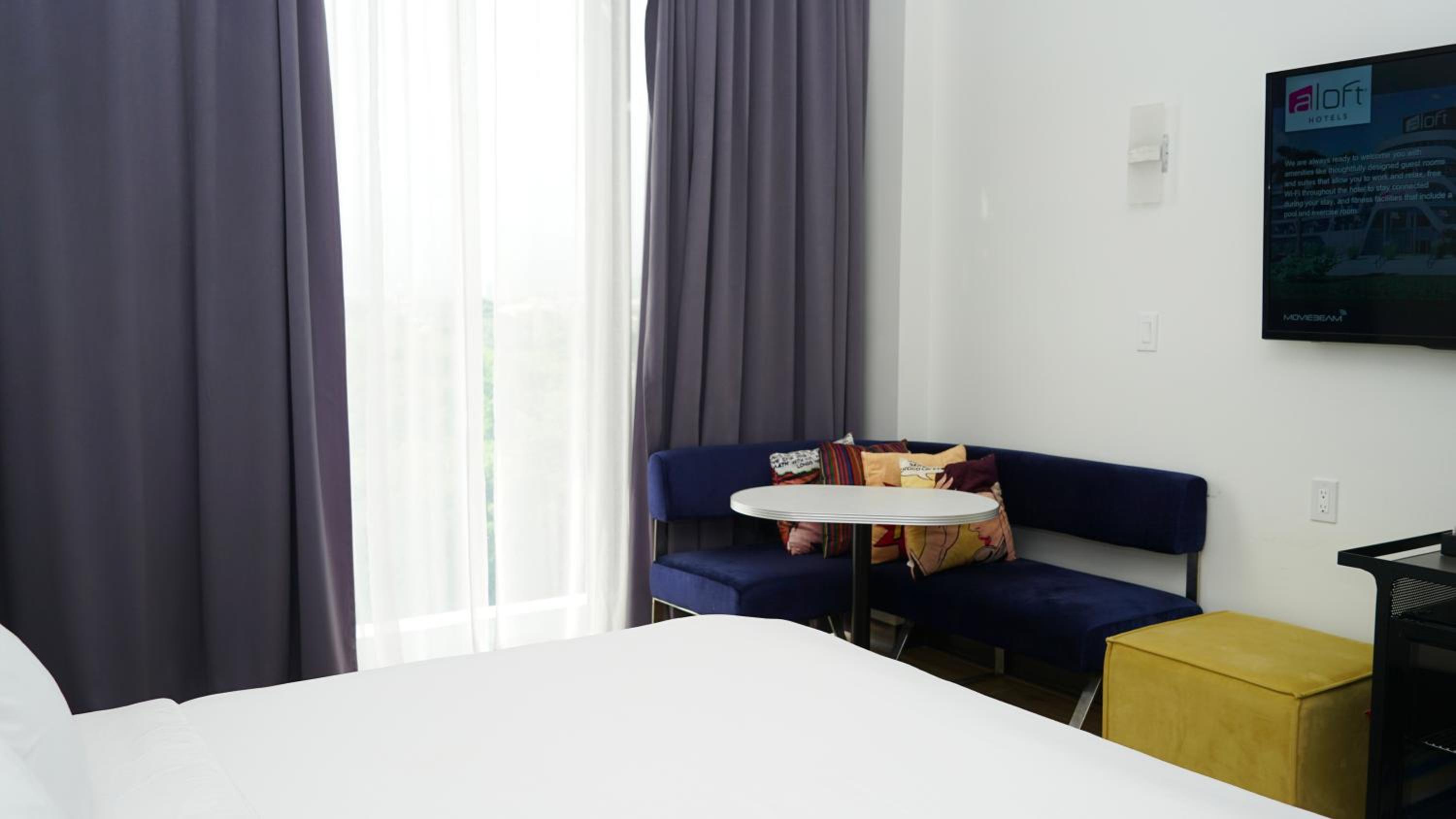 Aloft King Room - Photo 1