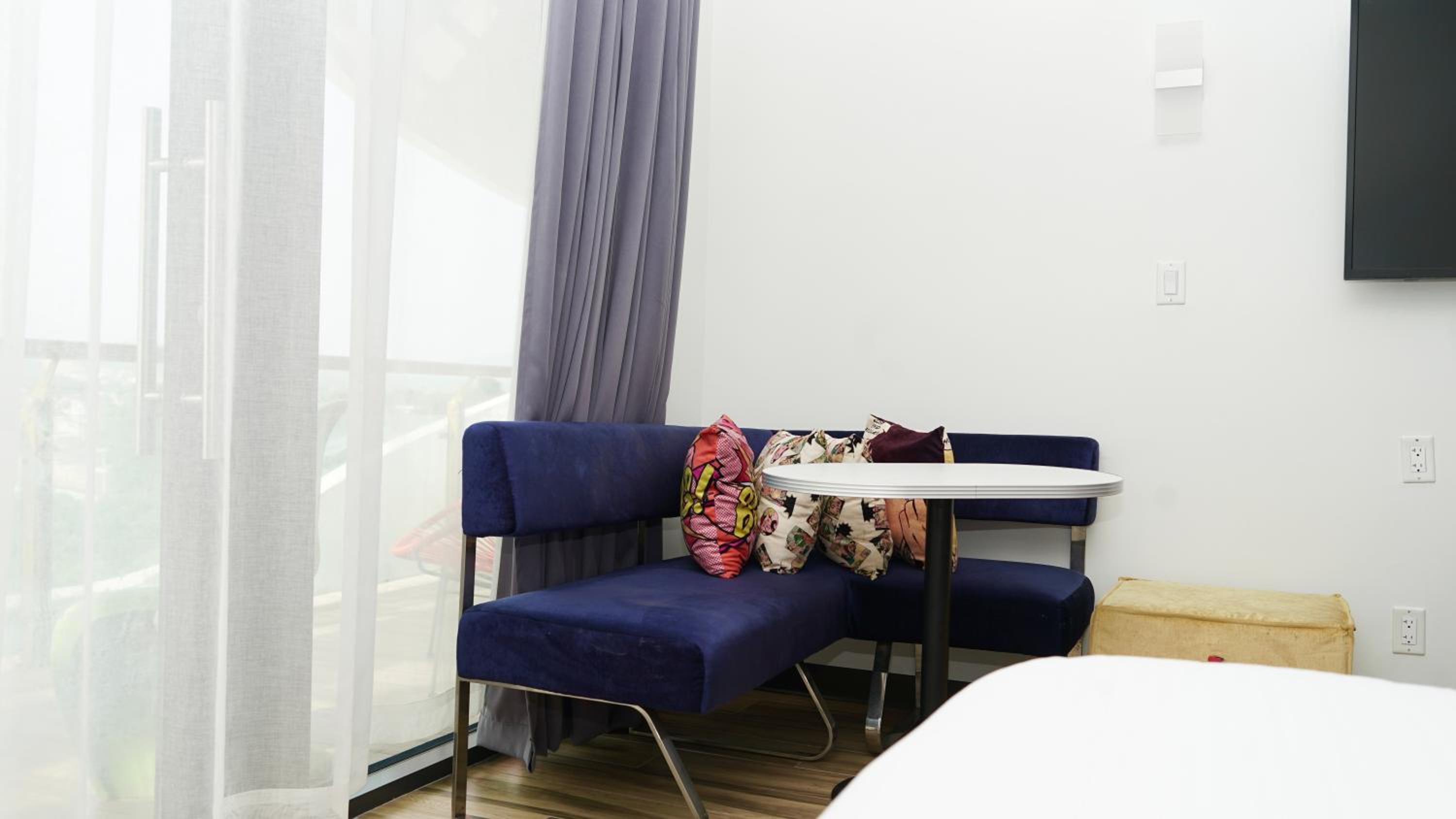 King Room with Balcony - Photo 1