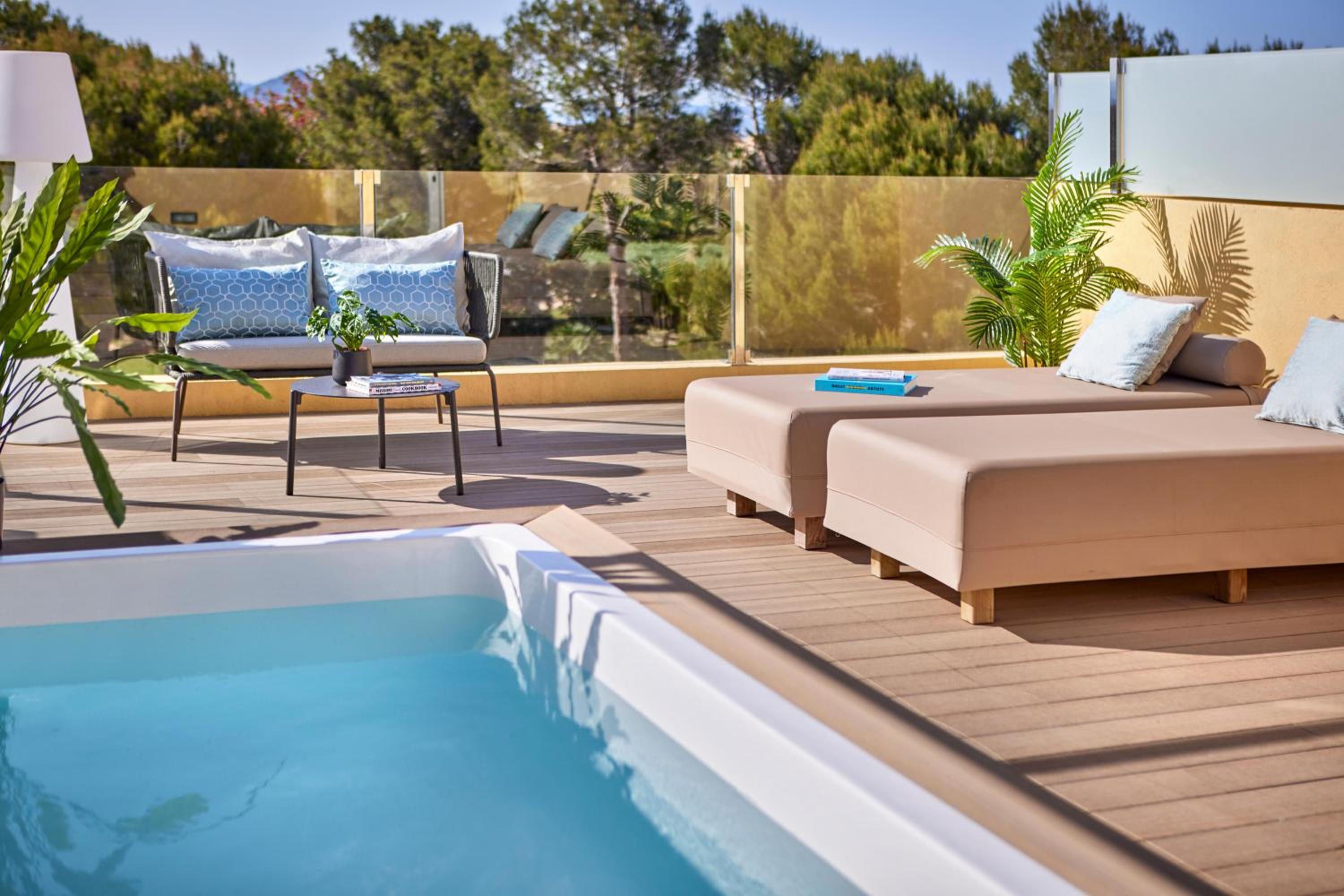 Suite Penthouse de un Dormitorio con Piscina Privada