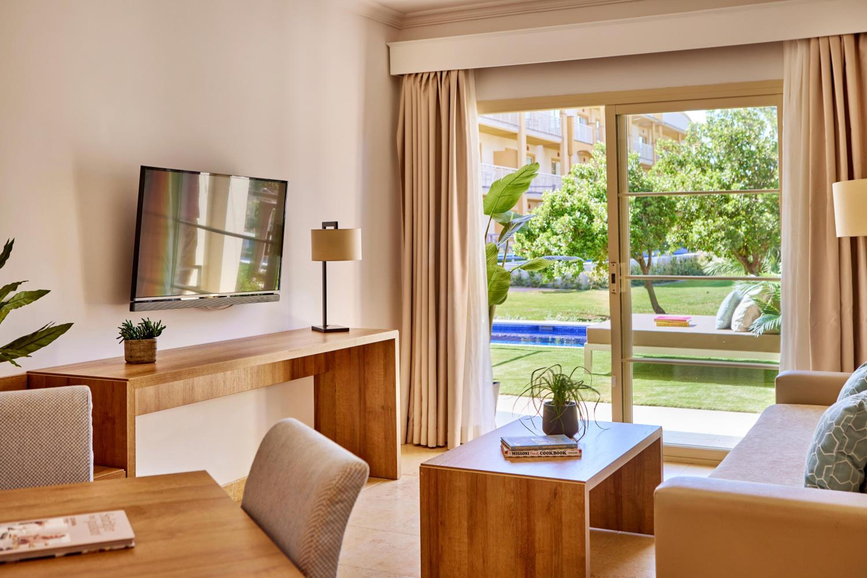 Suite de una habitación con acceso directo a la piscina