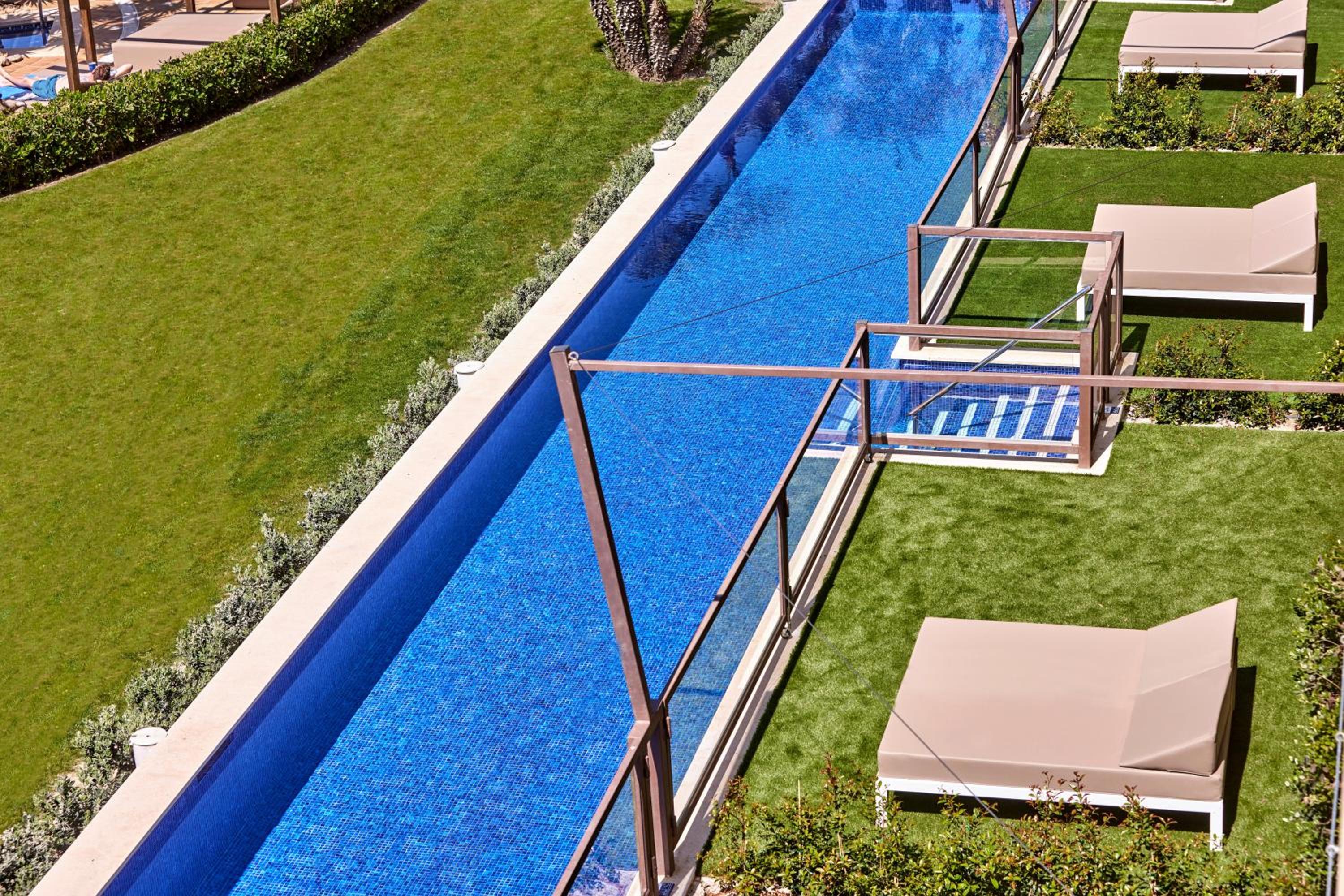 Suite de una habitación con acceso directo a la piscina