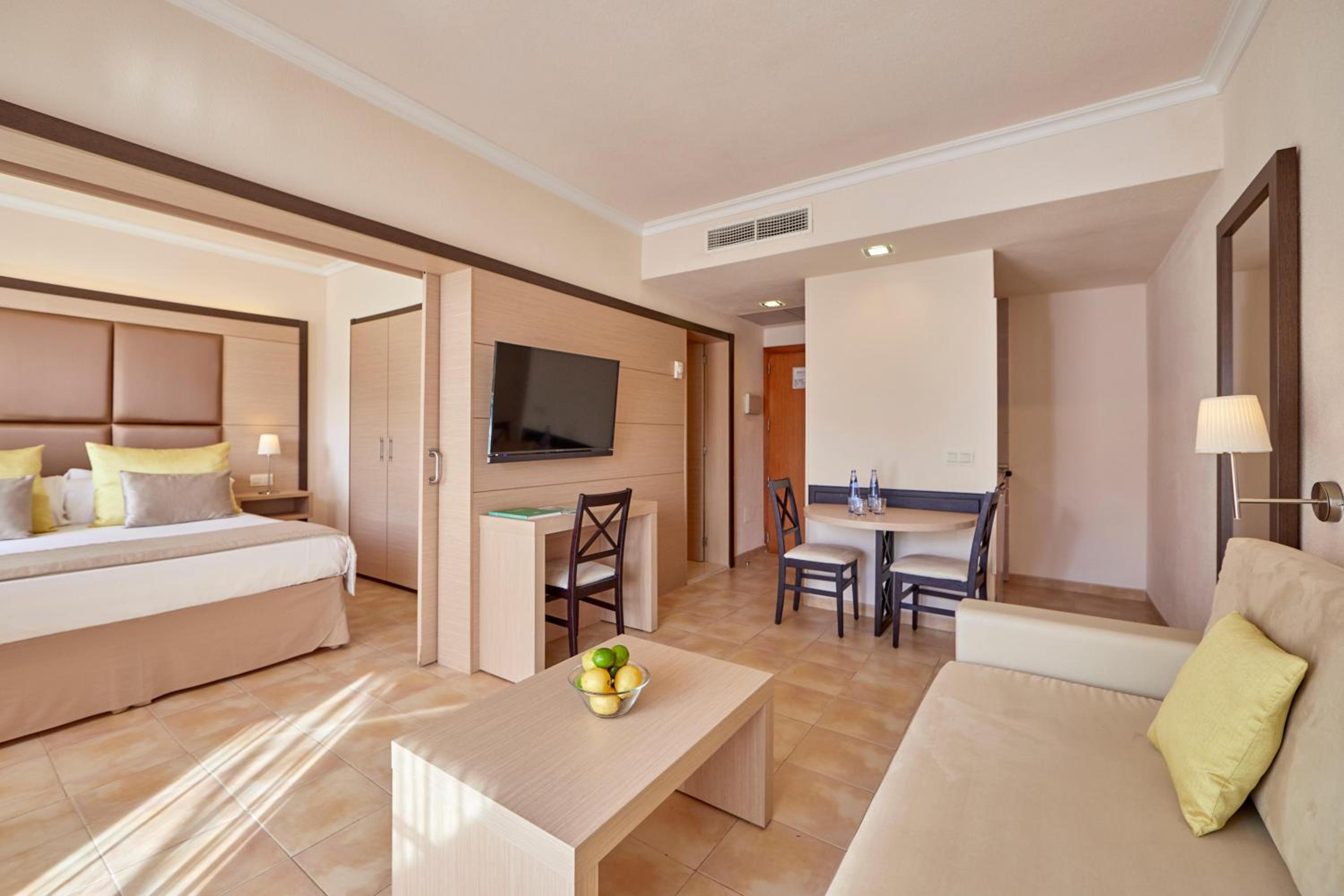 Suite de una habitación con acceso directo a la piscina