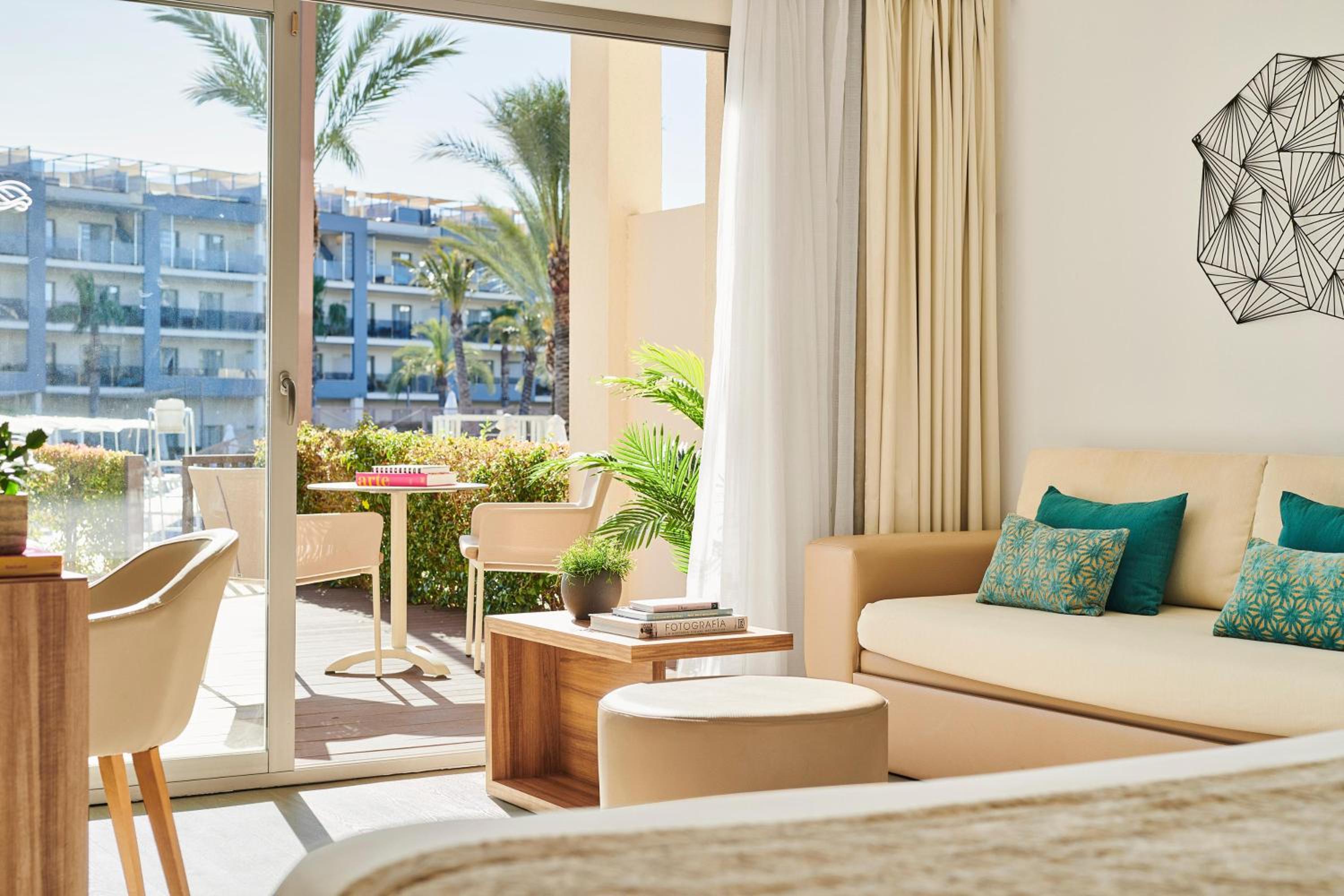 Junior Suite Swim Up