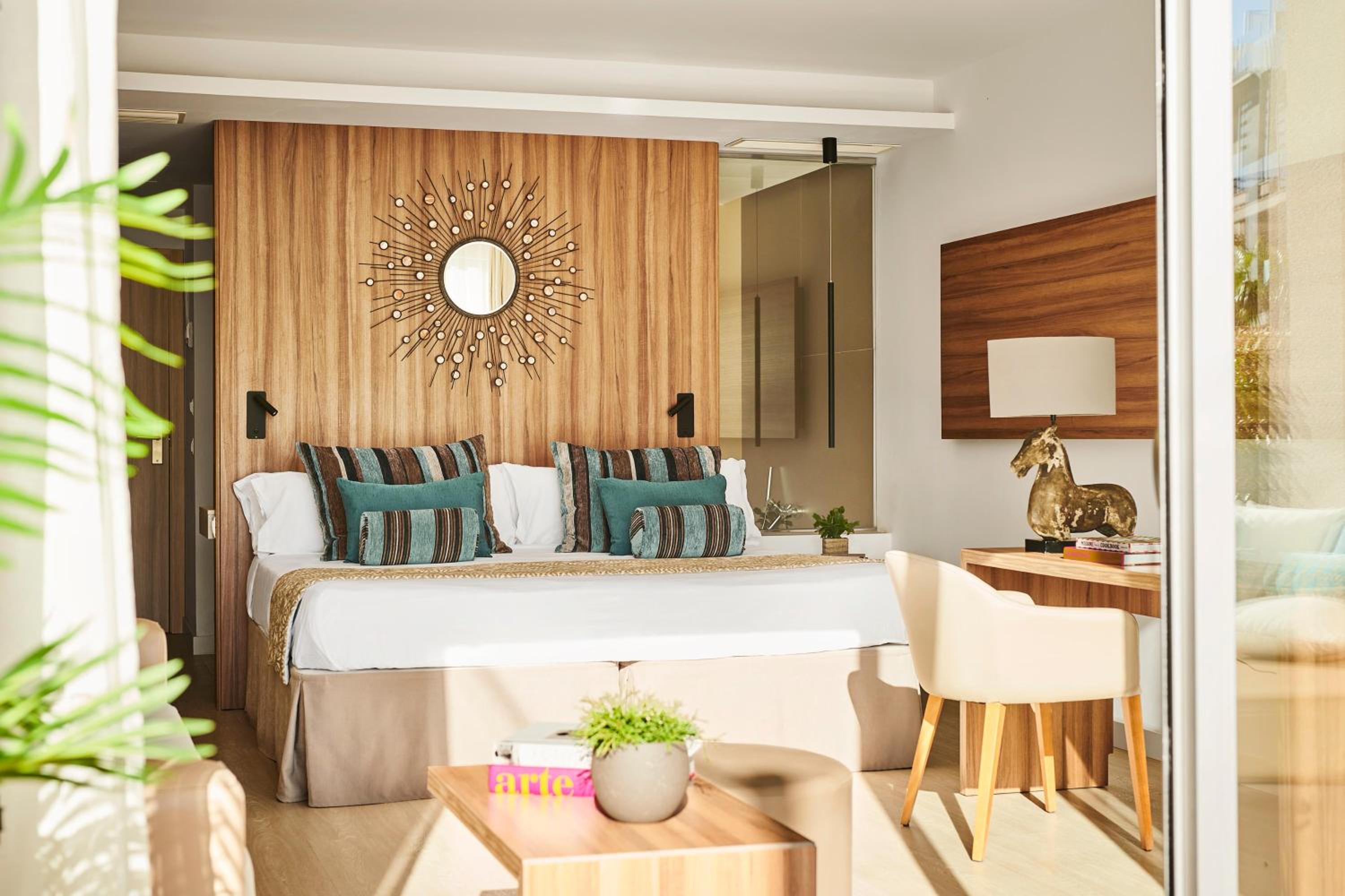 Junior Suite Swim Up