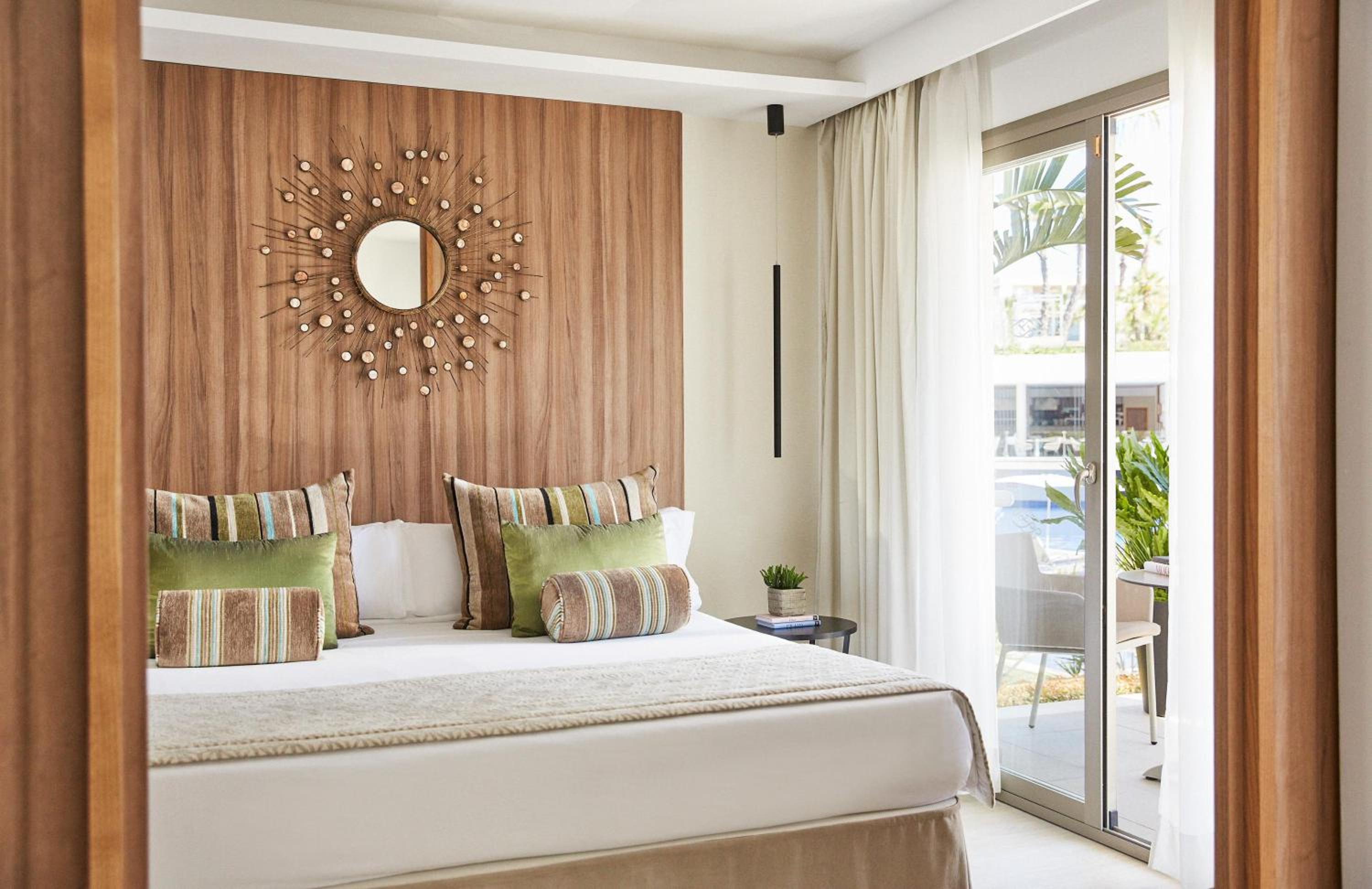 Two-Bedroom Suite thumbnail 6