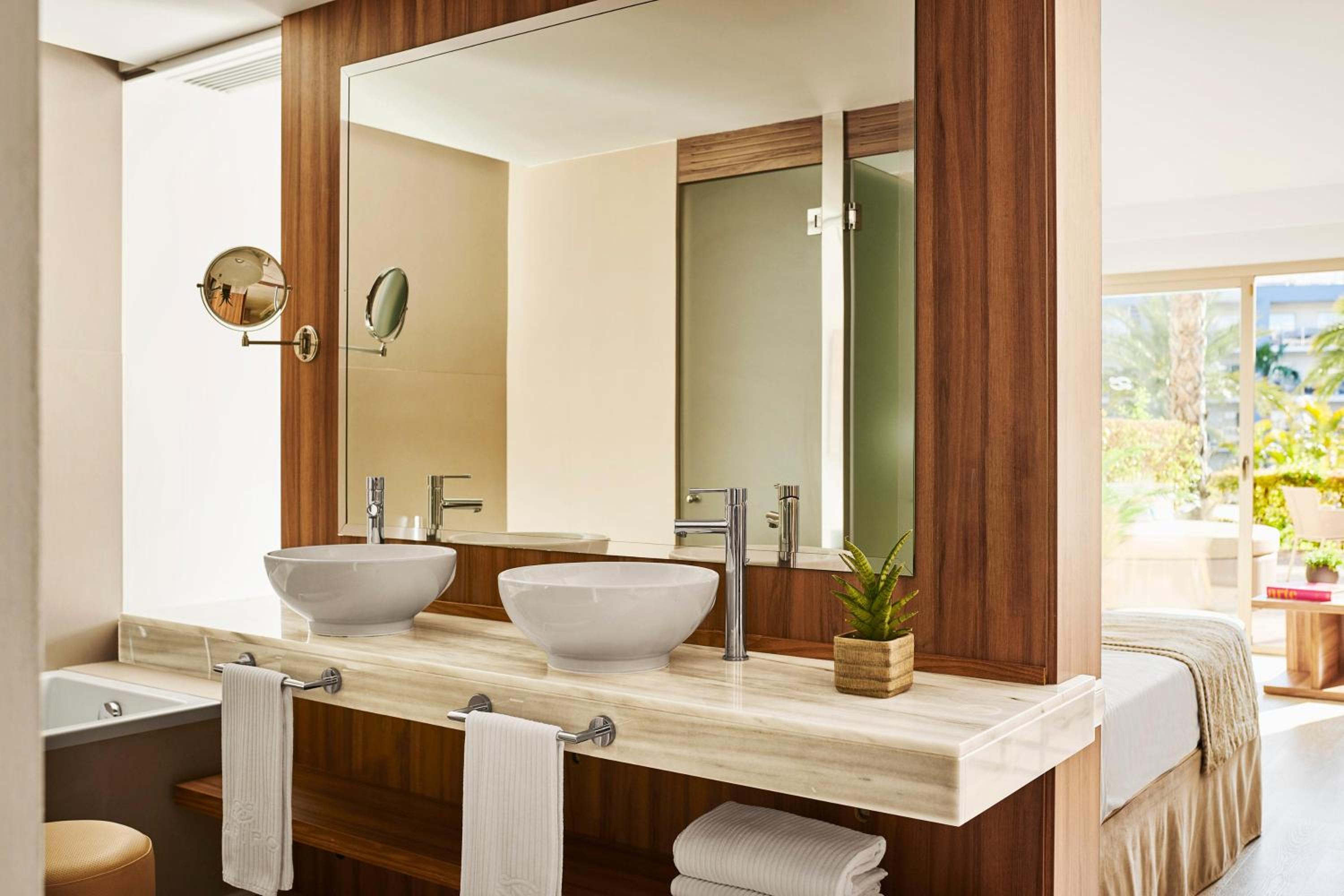 Junior Suite thumbnail 6