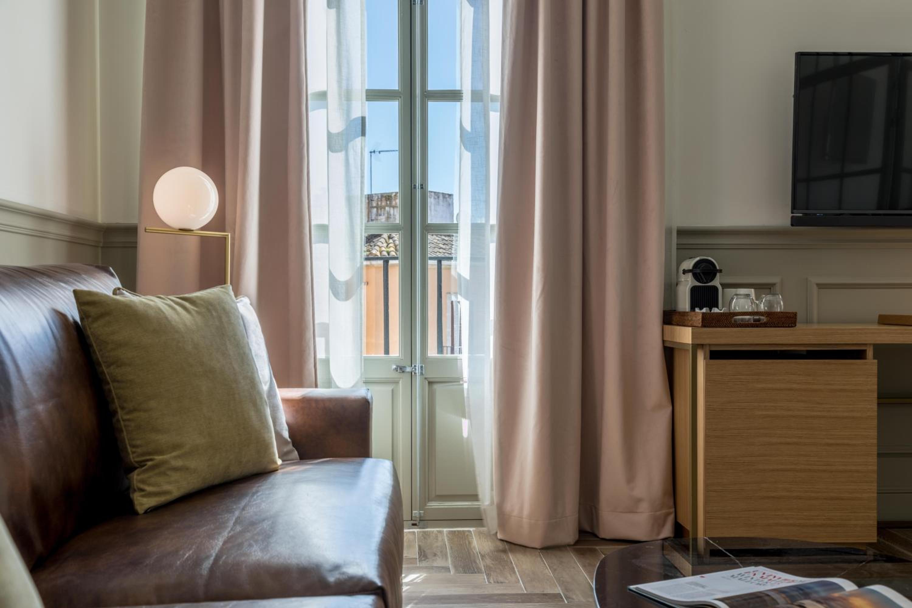 One bedroom Suite (2 Adults + 2 Children) photo 2