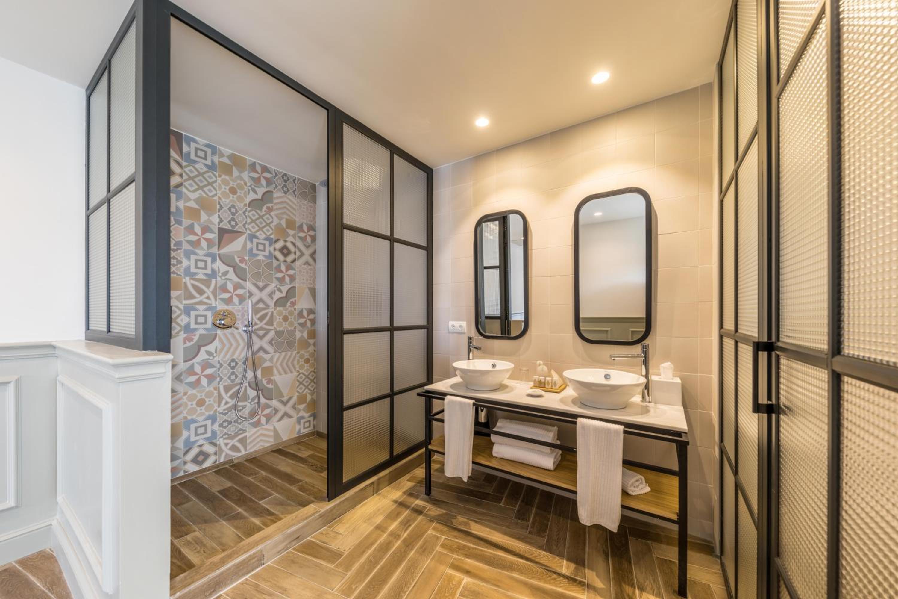 One bedroom Suite (2 Adults + 1 Child) photo 3