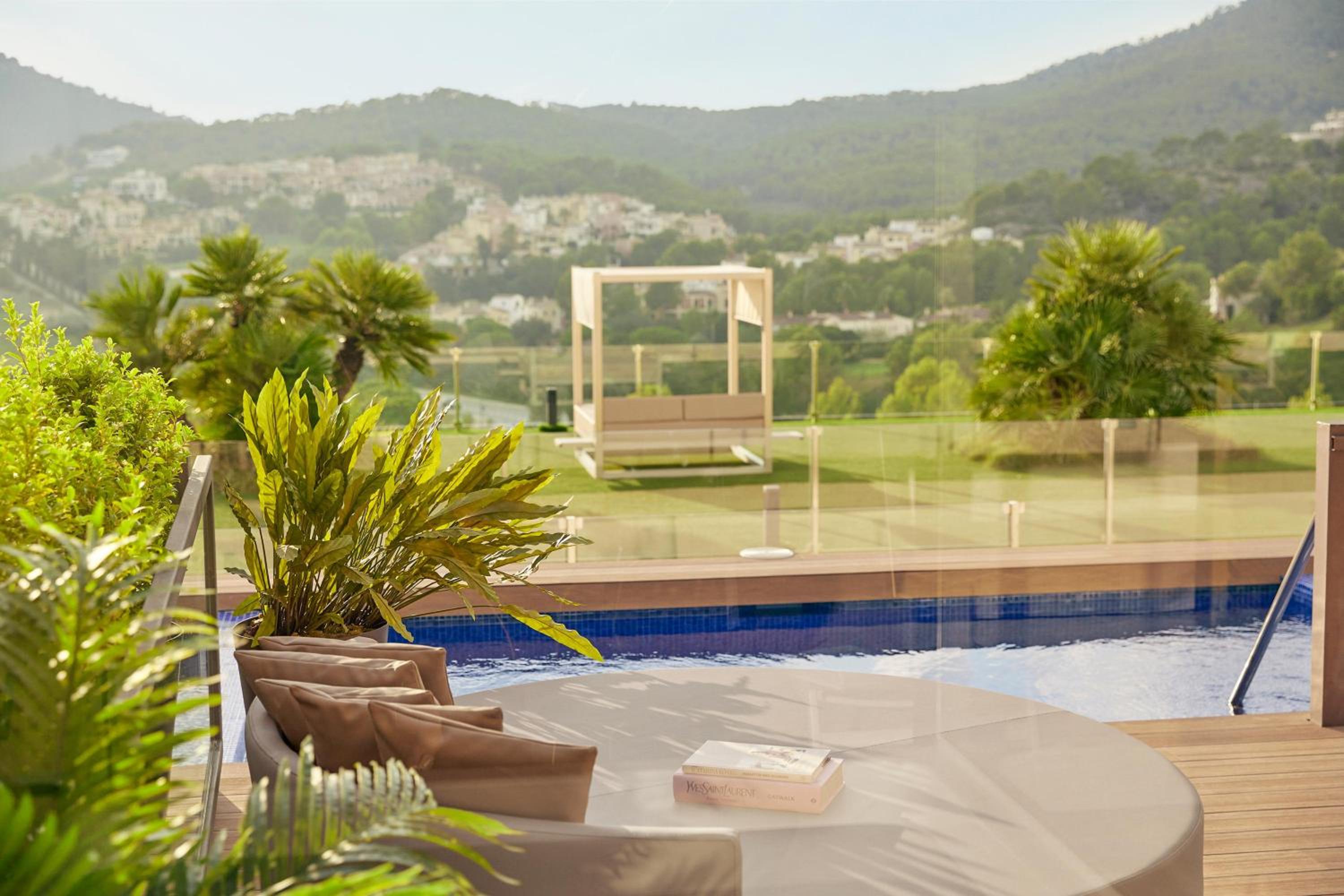Junior Suite with Private Pool - Photo 3