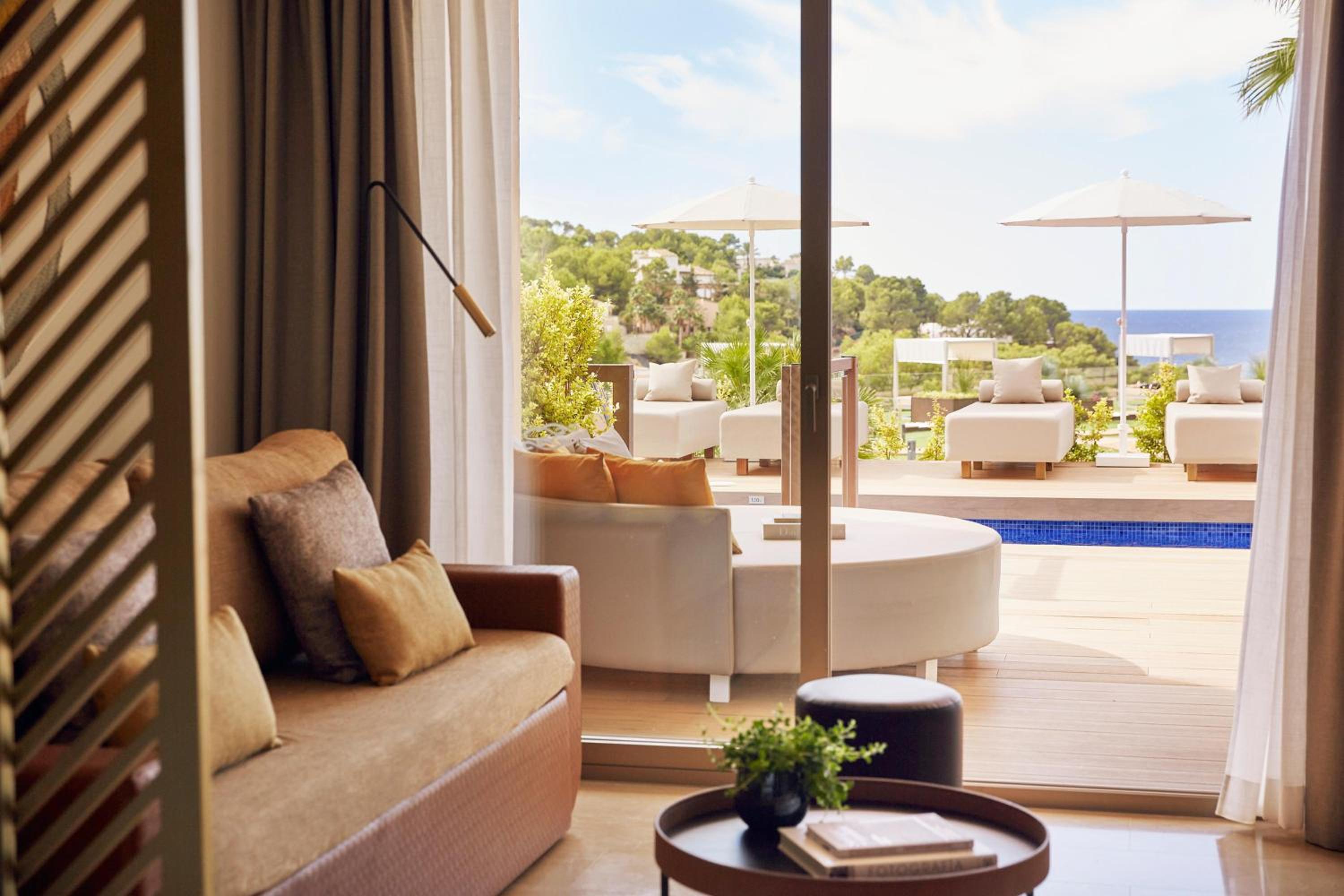 Junior Suite with Private Pool - Photo 5
