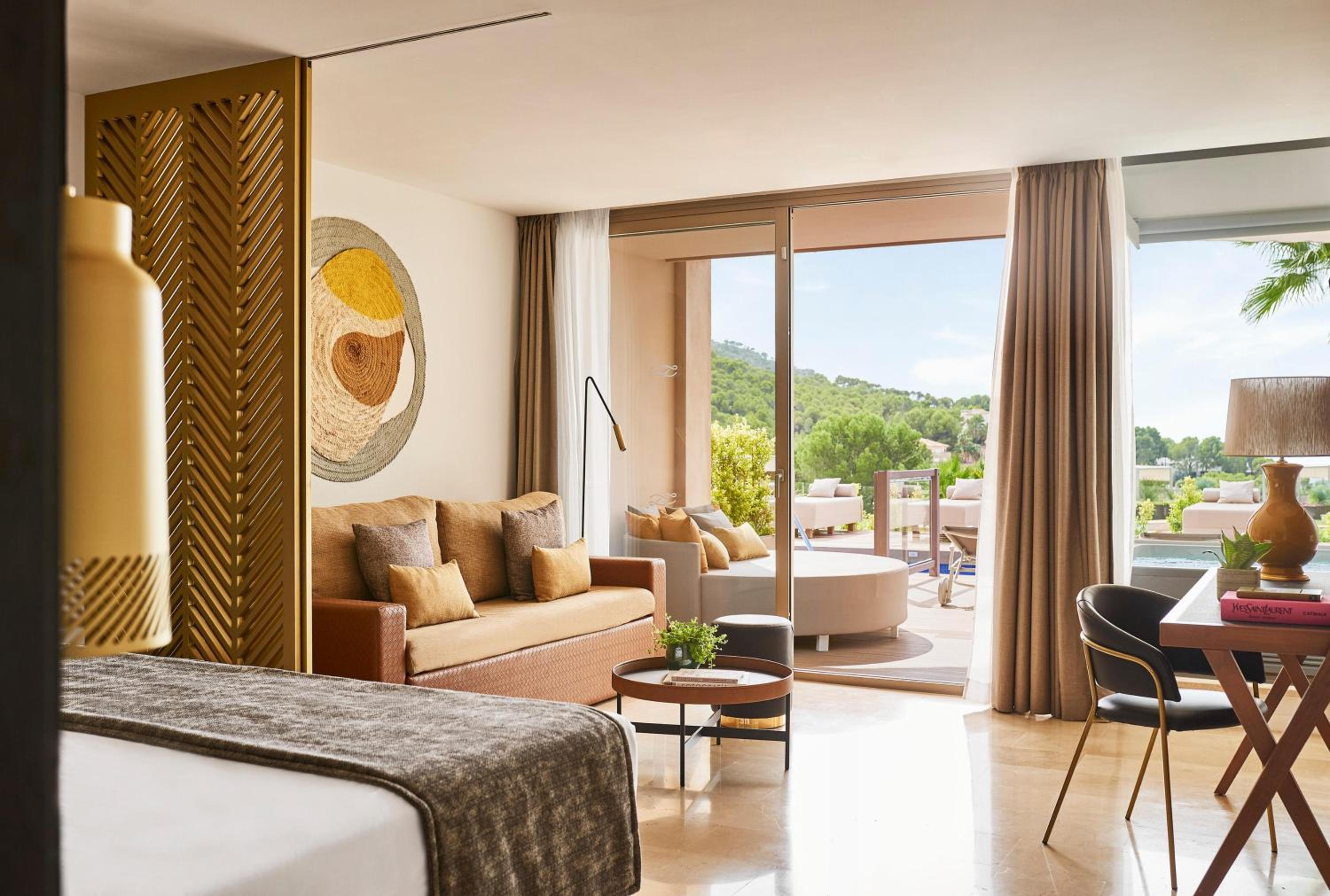 Junior Suite with Private Pool - Photo 7