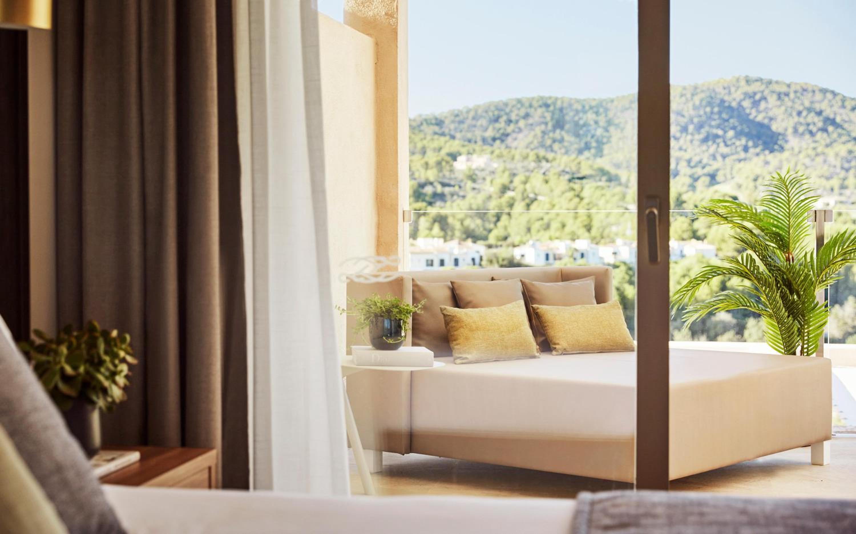 One-Bedroom Suite with Pool View - Photo 4