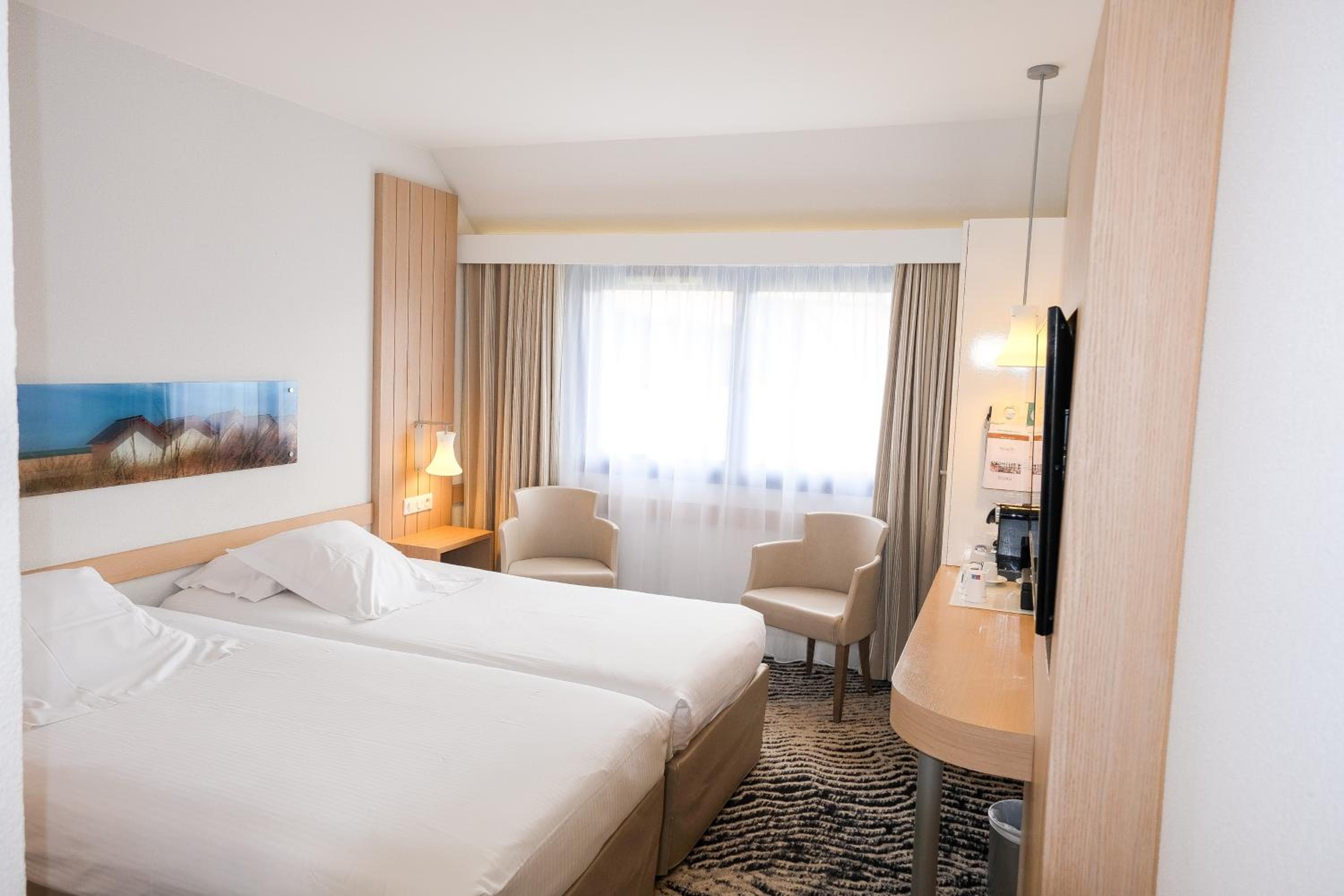 Twin Room with City View