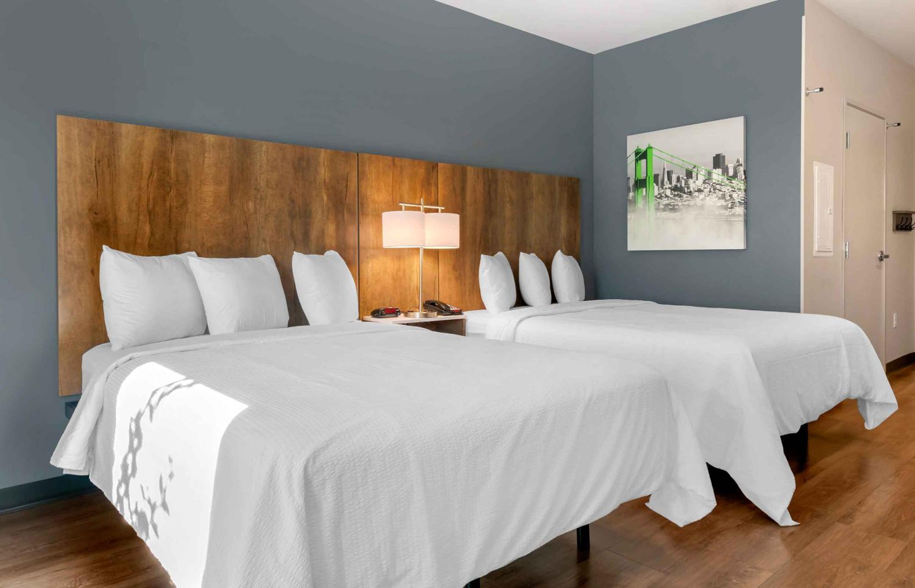 Standard Studio 2 Queen Beds Nonsmkng - Photo 5