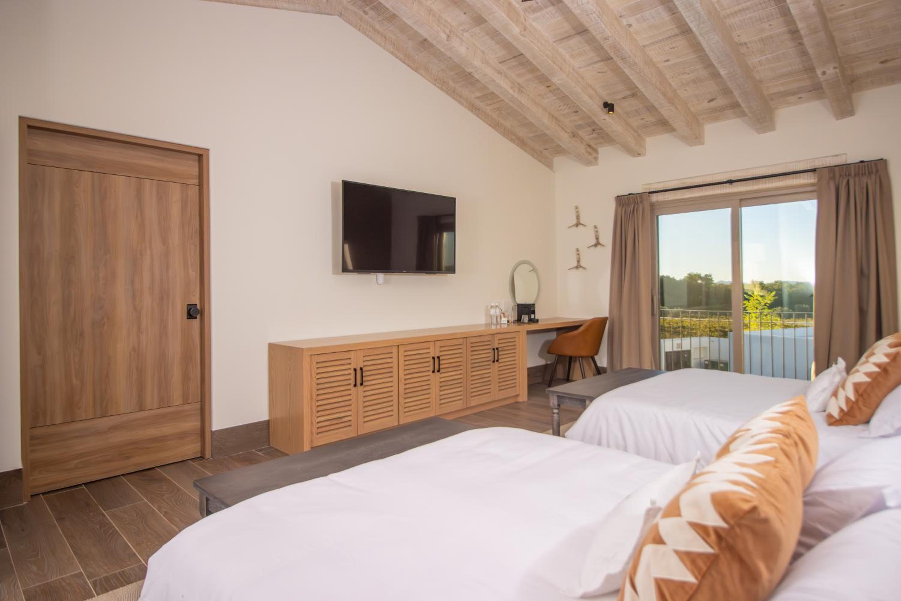 Double Room - Photo 7