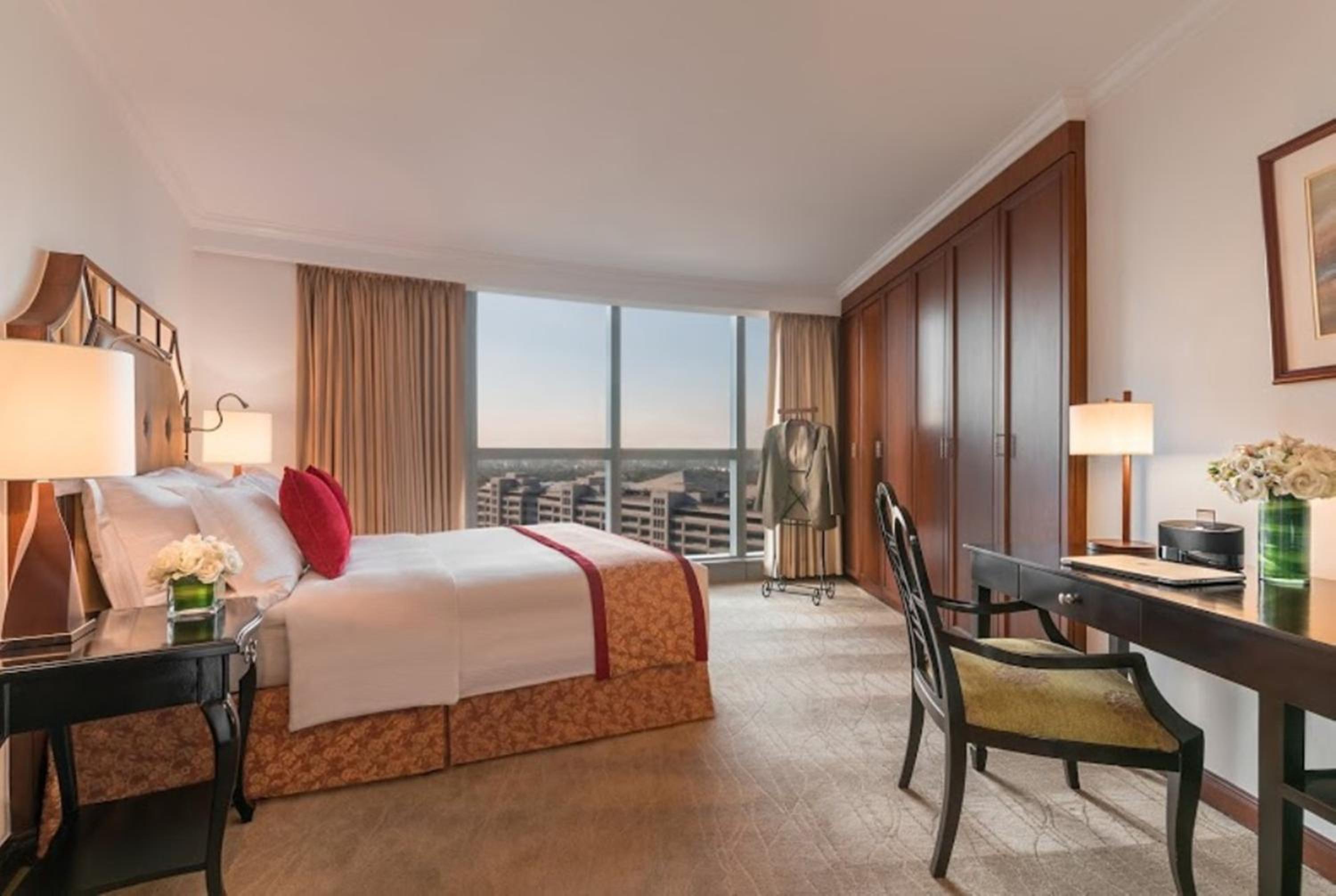 One-Bedroom Suite - Photo 7
