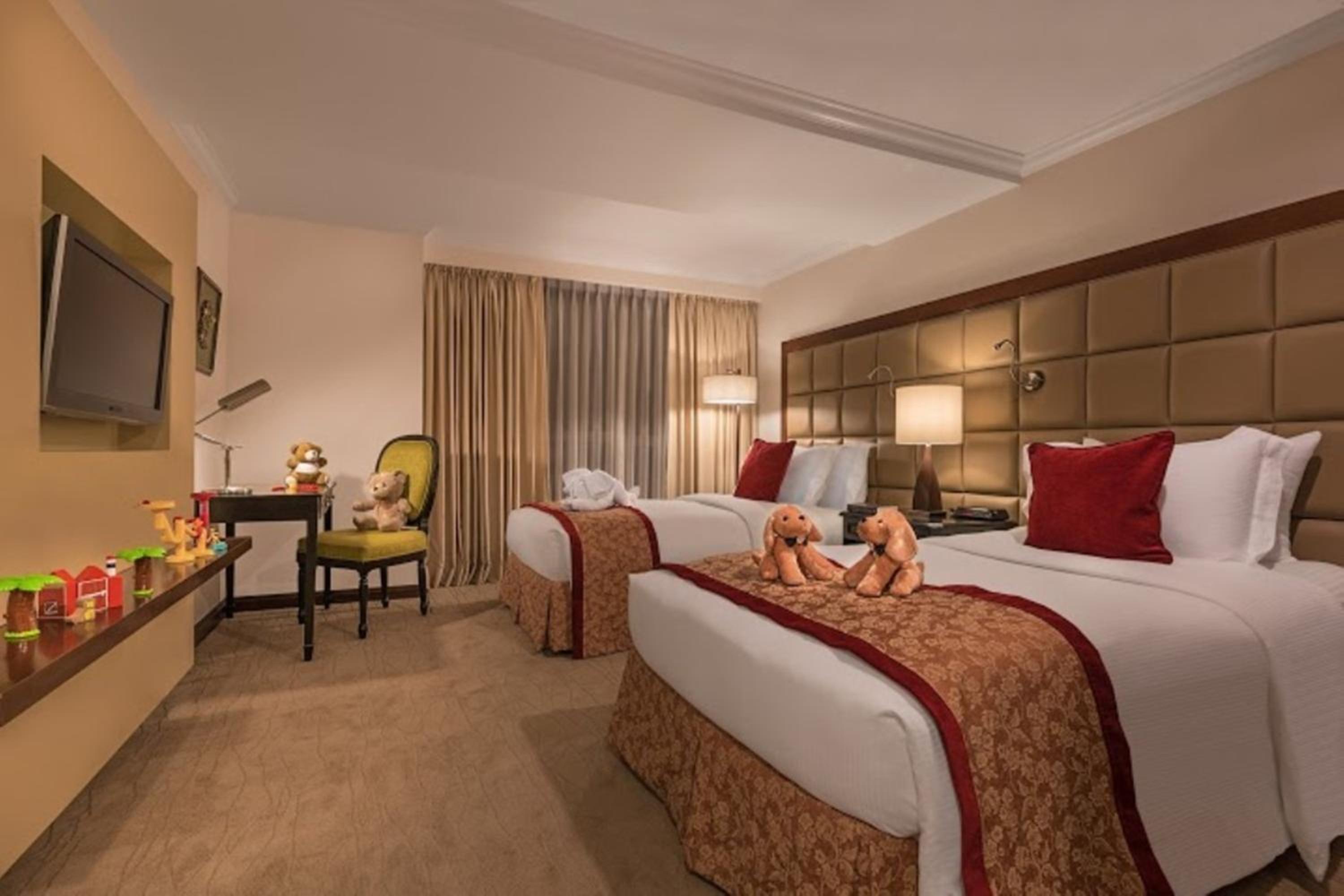 Three-Bedroom Suite - Photo 3